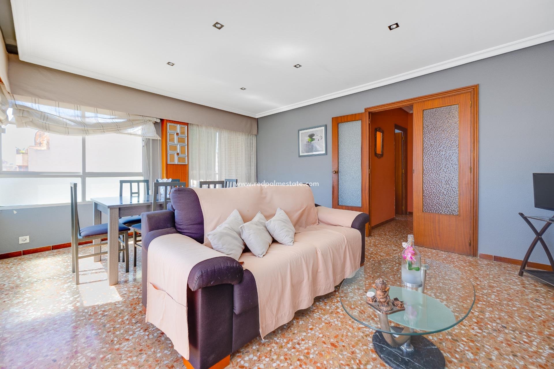 Reventa - Apartamento -
Torrevieja - Centro Torrevieja