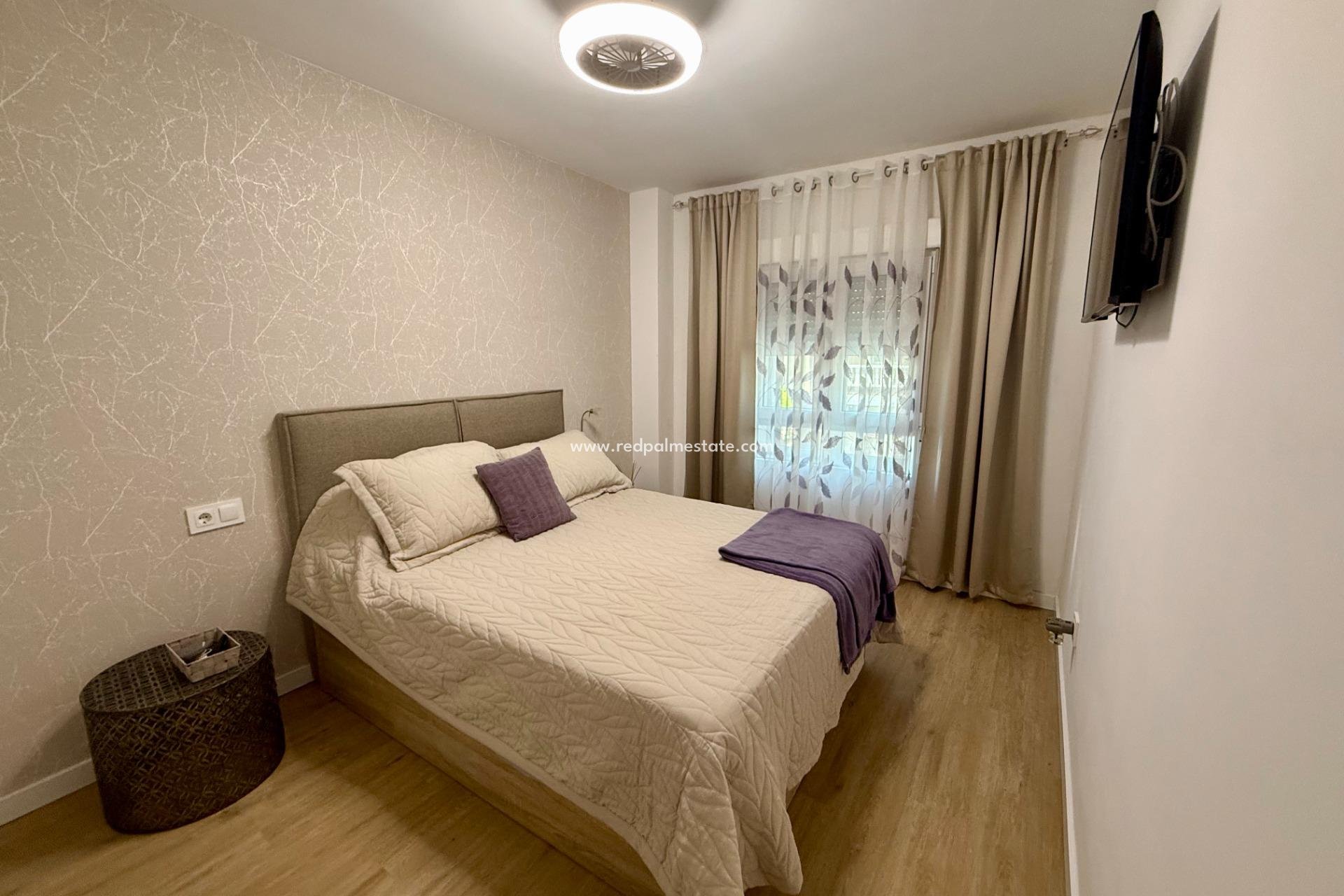Reventa - Apartamento -
Torrevieja - Centro Torrevieja