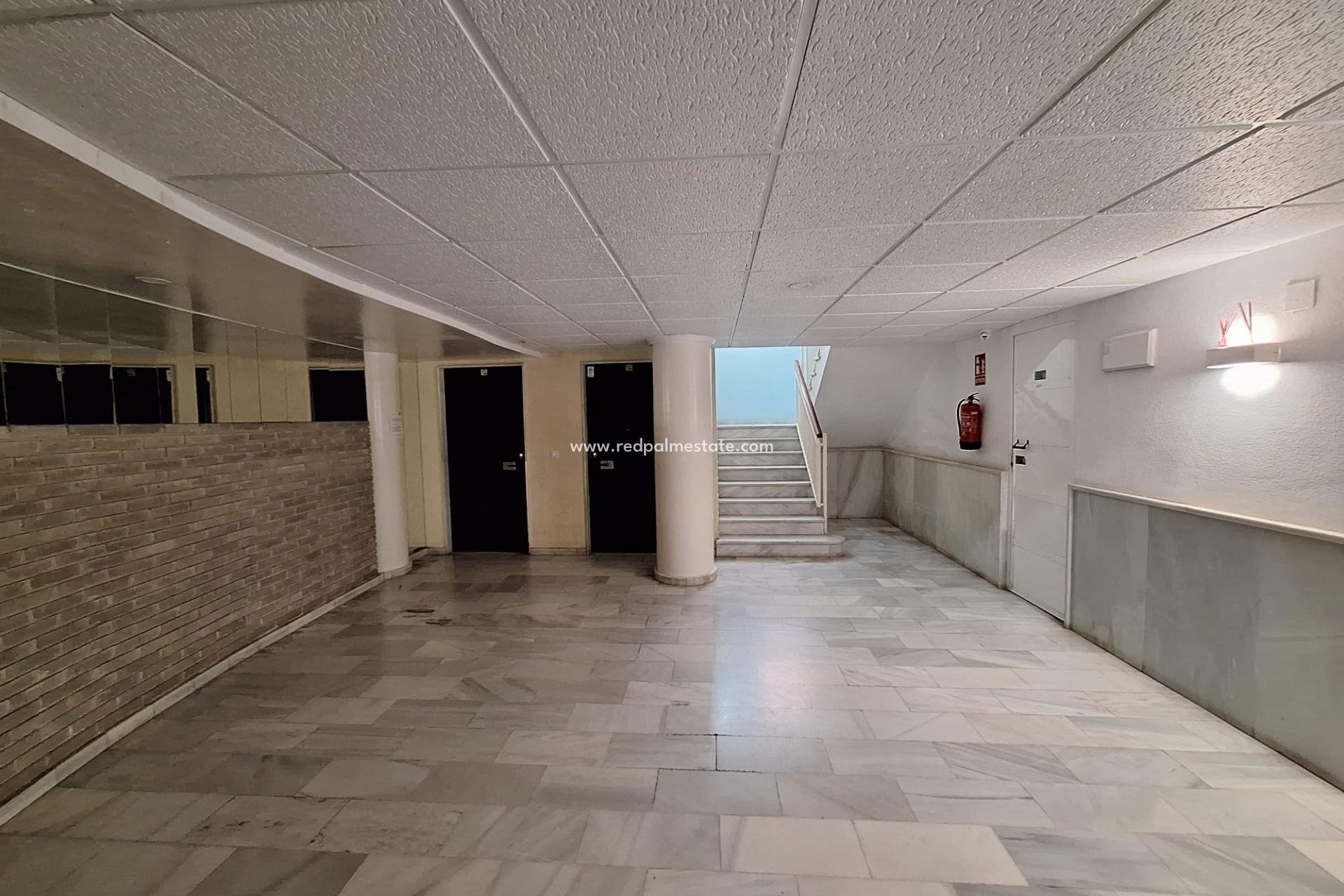 Reventa - Apartamento -
Torrevieja - Centro Torrevieja