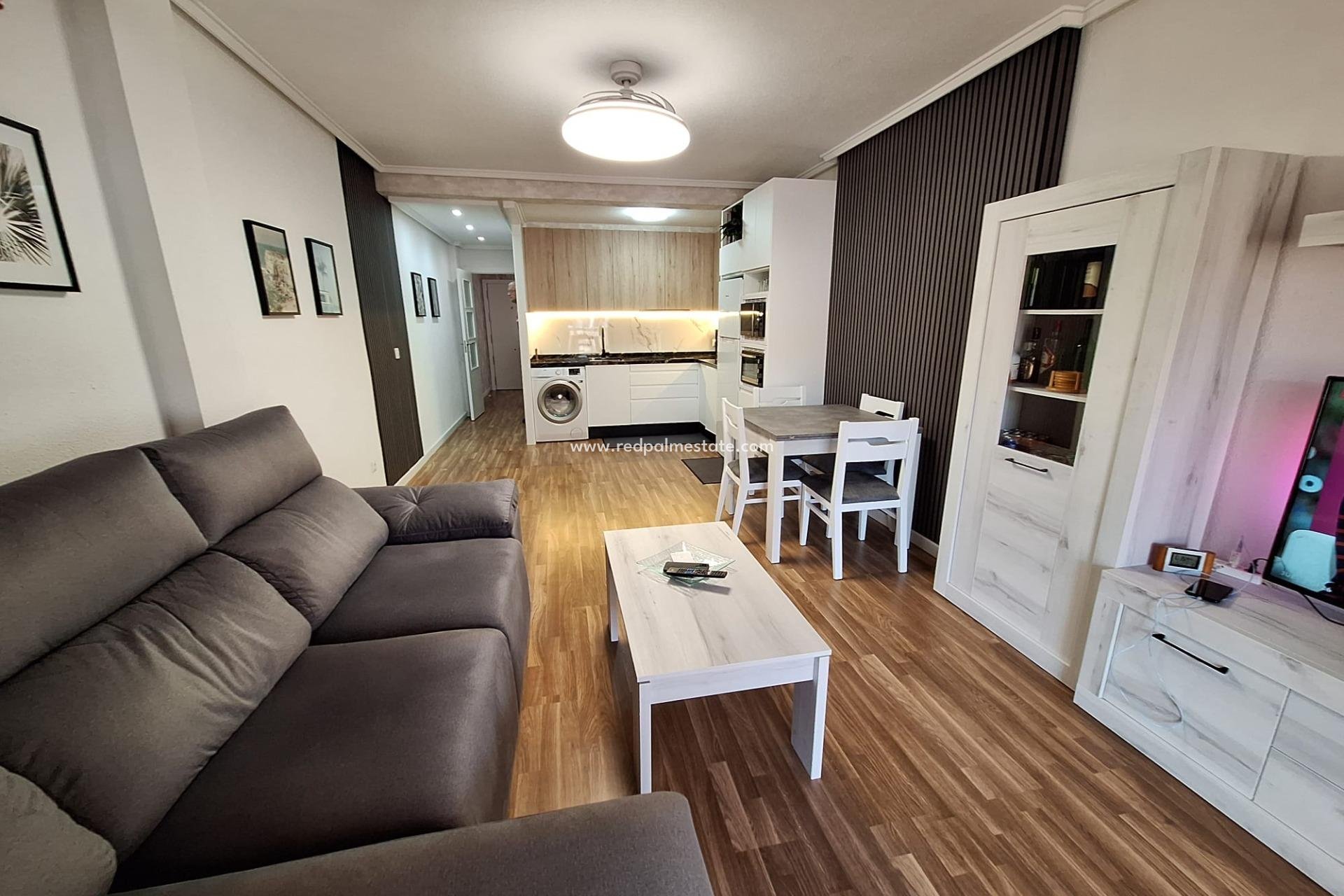 Reventa - Apartamento -
Torrevieja - Centro Torrevieja