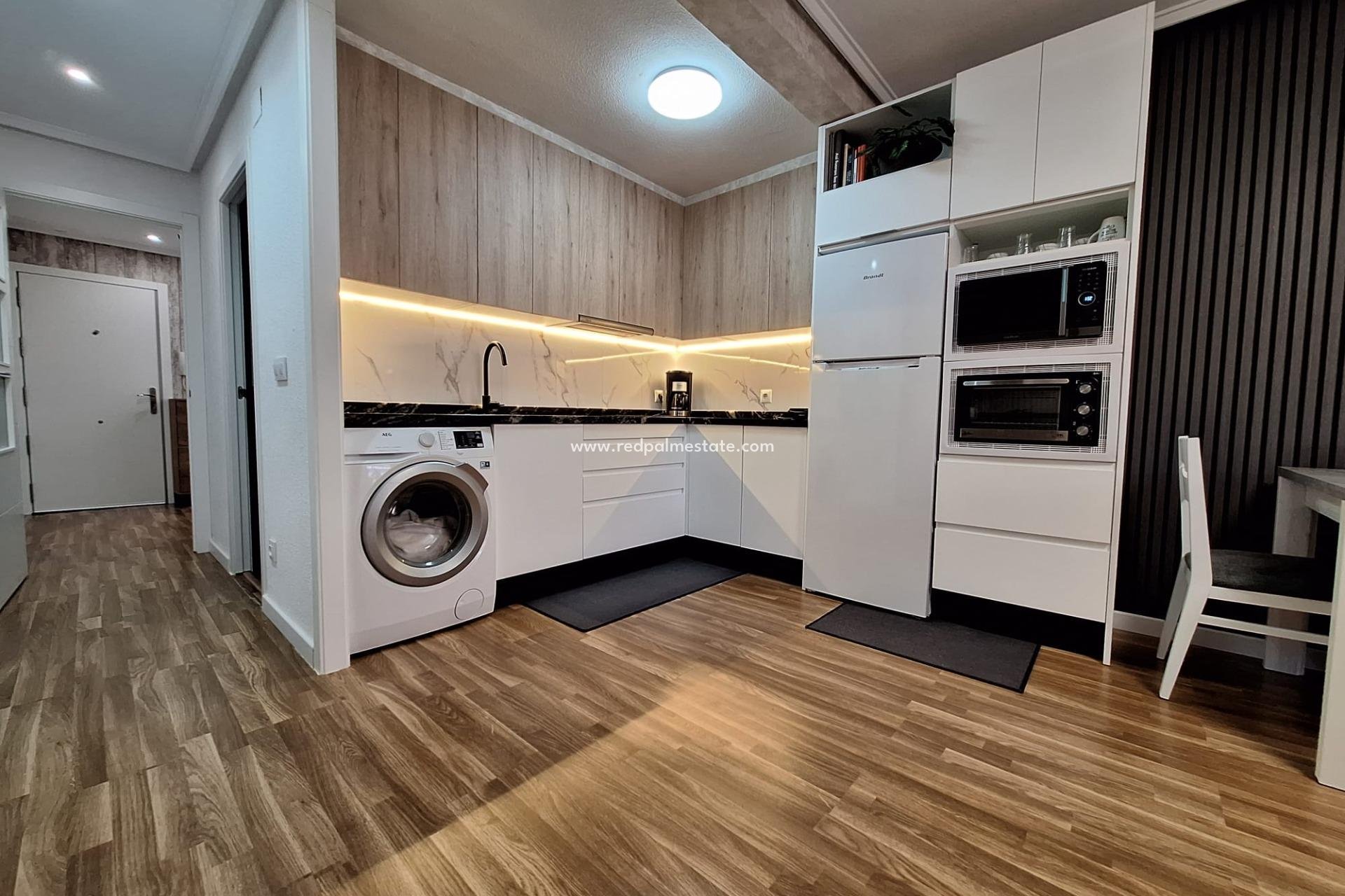 Reventa - Apartamento -
Torrevieja - Centro Torrevieja