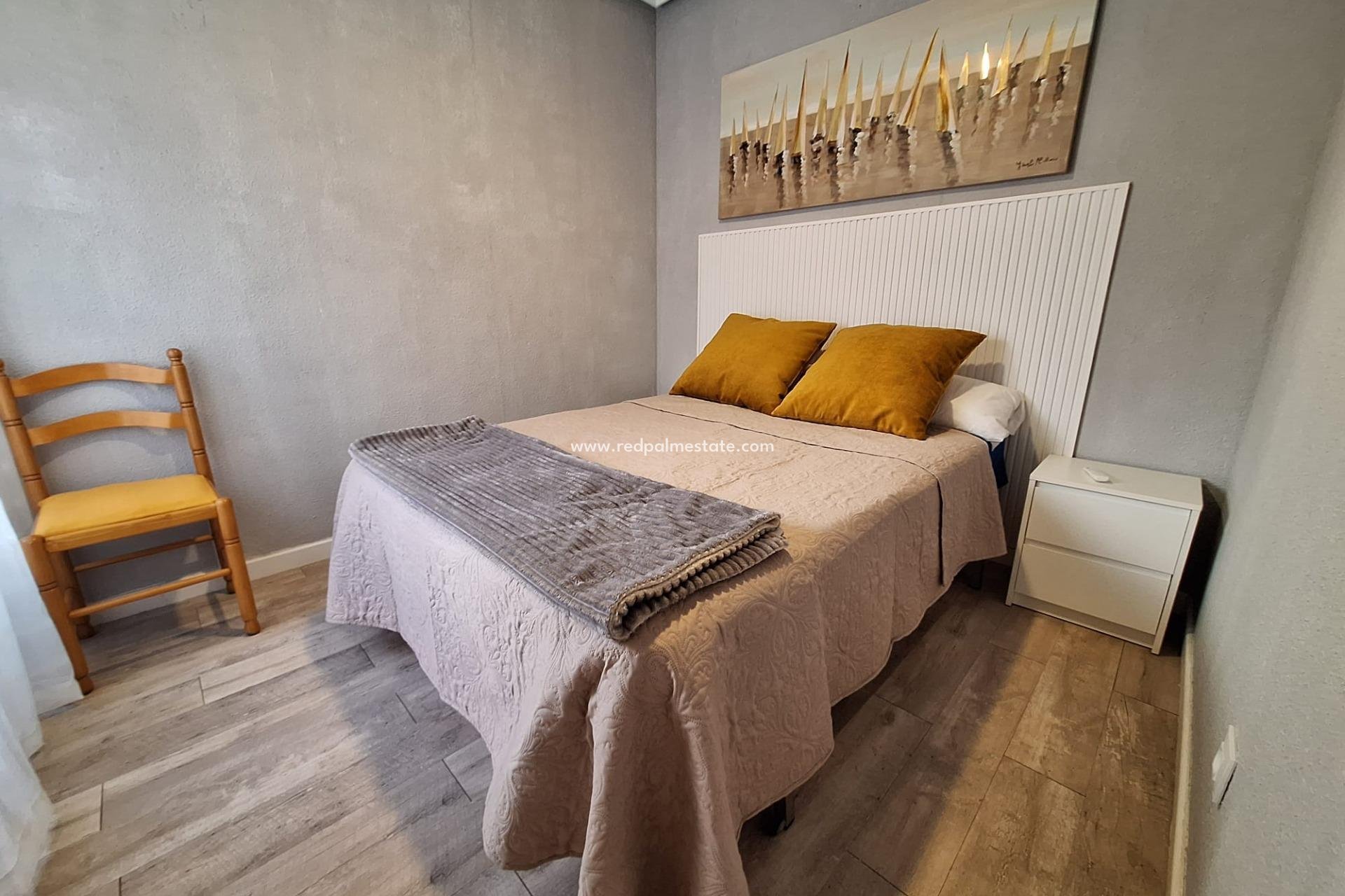 Reventa - Apartamento -
Torrevieja - Centro Torrevieja