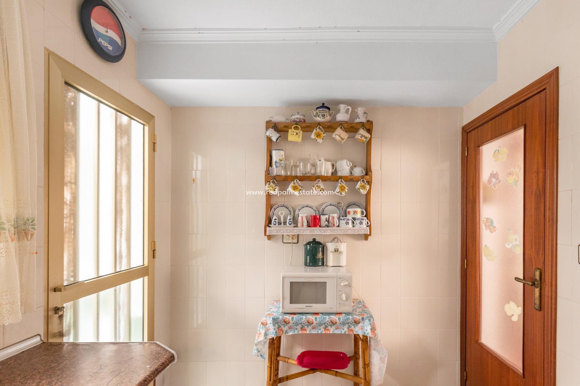 Reventa - Apartamento -
Torrevieja - El Acequión - Los Náufragos