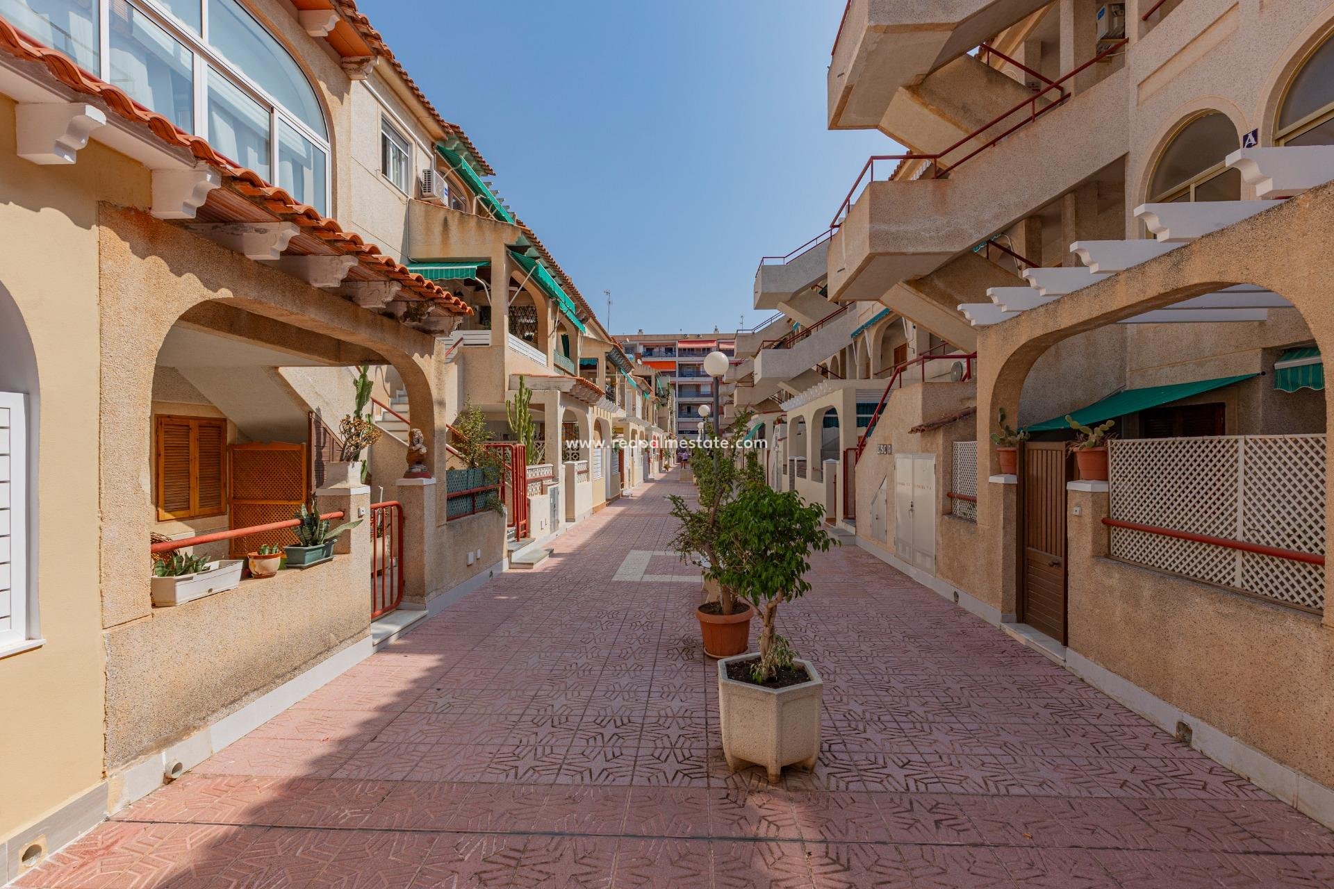 Reventa - Apartamento -
Torrevieja - El Acequión - Los Náufragos