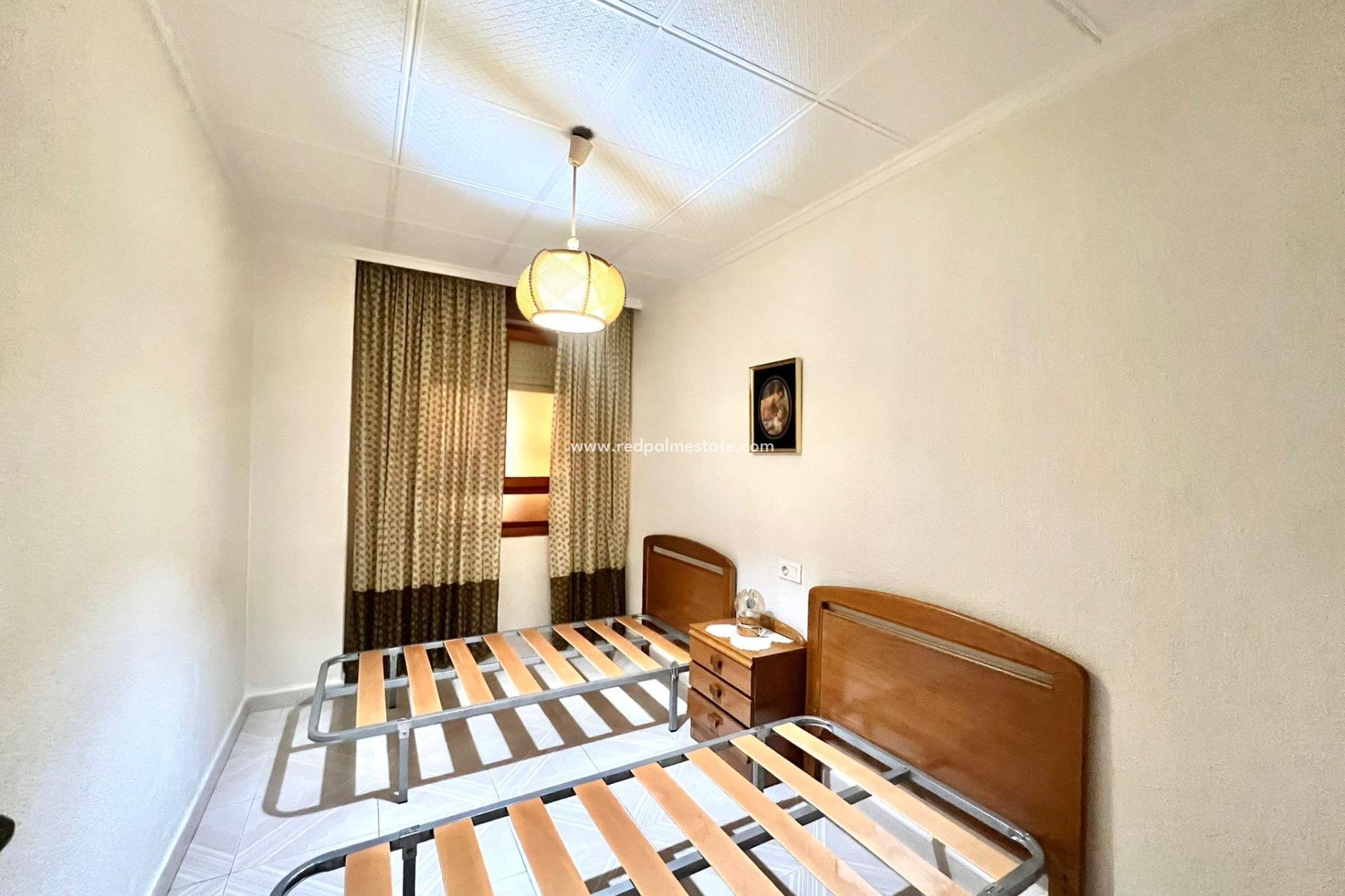 Reventa - Apartamento -
Torrevieja - El Acequión - Los Náufragos
