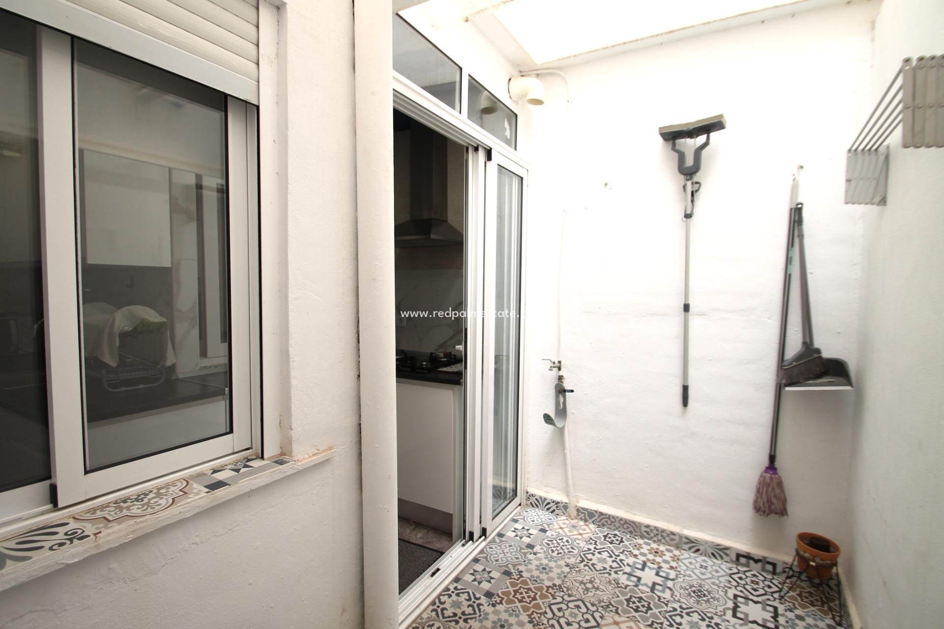 Reventa - Apartamento -
Torrevieja - El Acequión - Los Náufragos