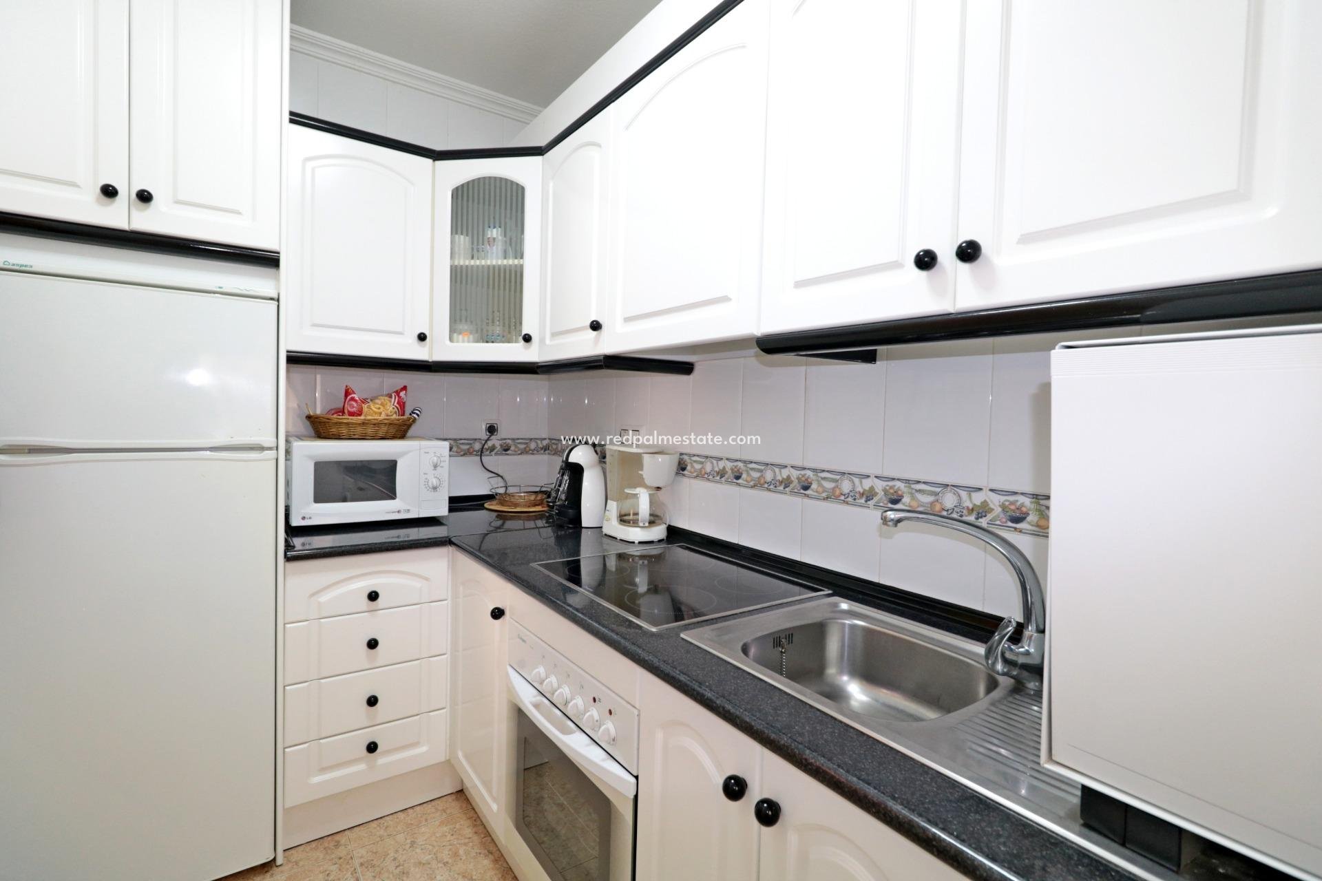 Reventa - Apartamento -
Torrevieja - El Acequión - Los Náufragos