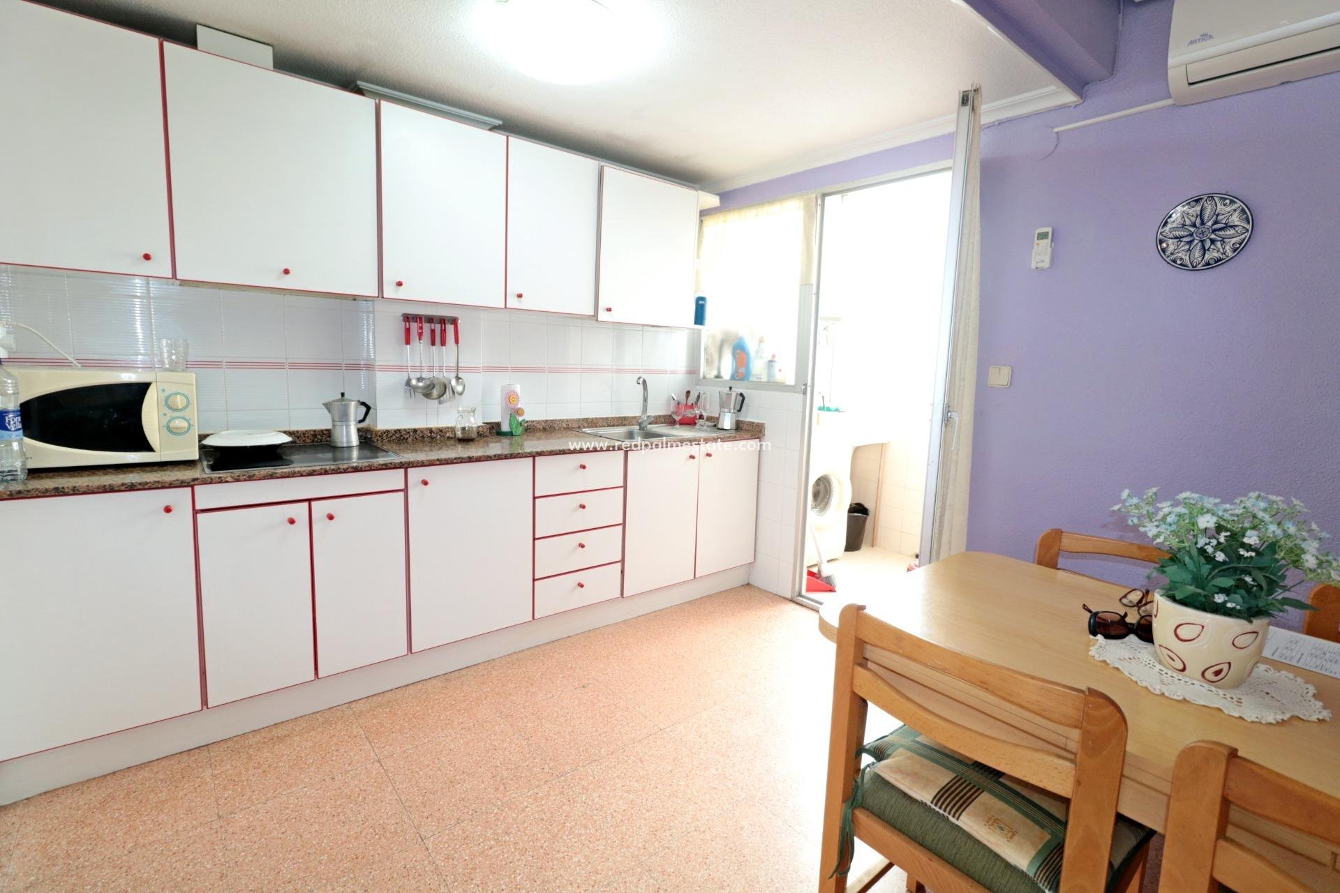 Reventa - Apartamento -
Torrevieja - El Acequión - Los Náufragos