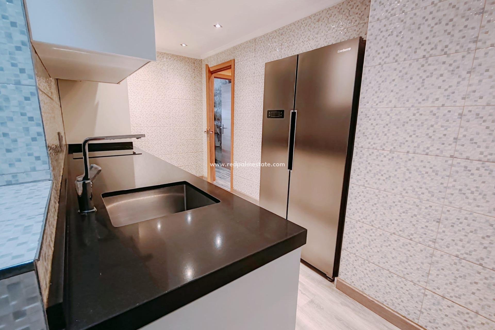 Reventa - Apartamento -
Torrevieja - El Acequión - Los Náufragos