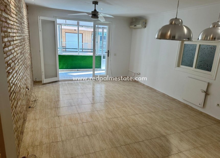 Reventa - Apartamento -
Torrevieja - El Acequión - Los Náufragos
