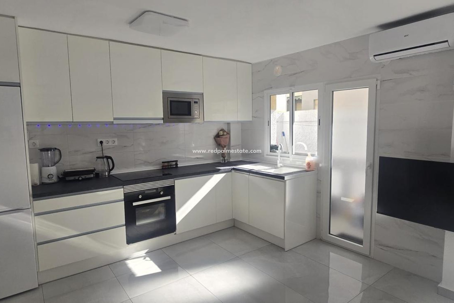 Reventa - Apartamento -
Torrevieja - El Acequión - Los Náufragos