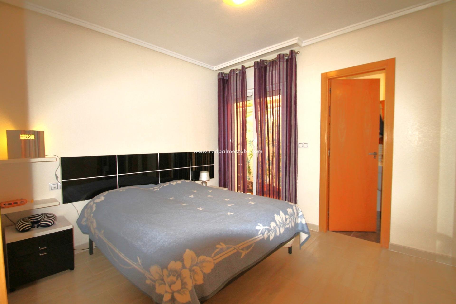 Reventa - Apartamento -
Torrevieja - El molino