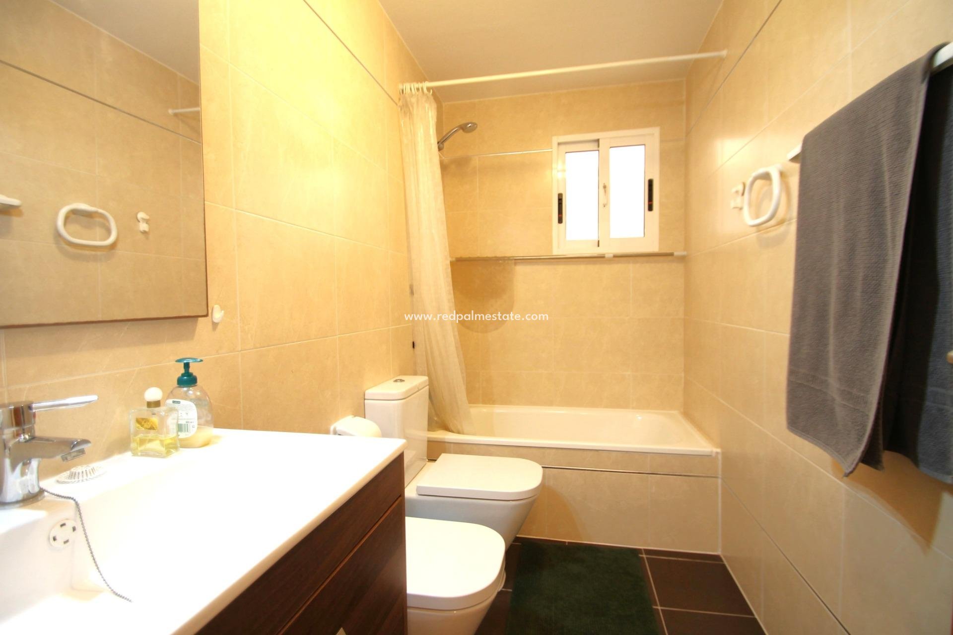 Reventa - Apartamento -
Torrevieja - El molino