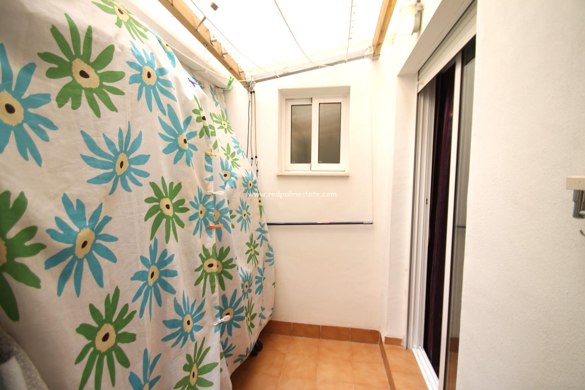 Reventa - Apartamento -
Torrevieja - El molino