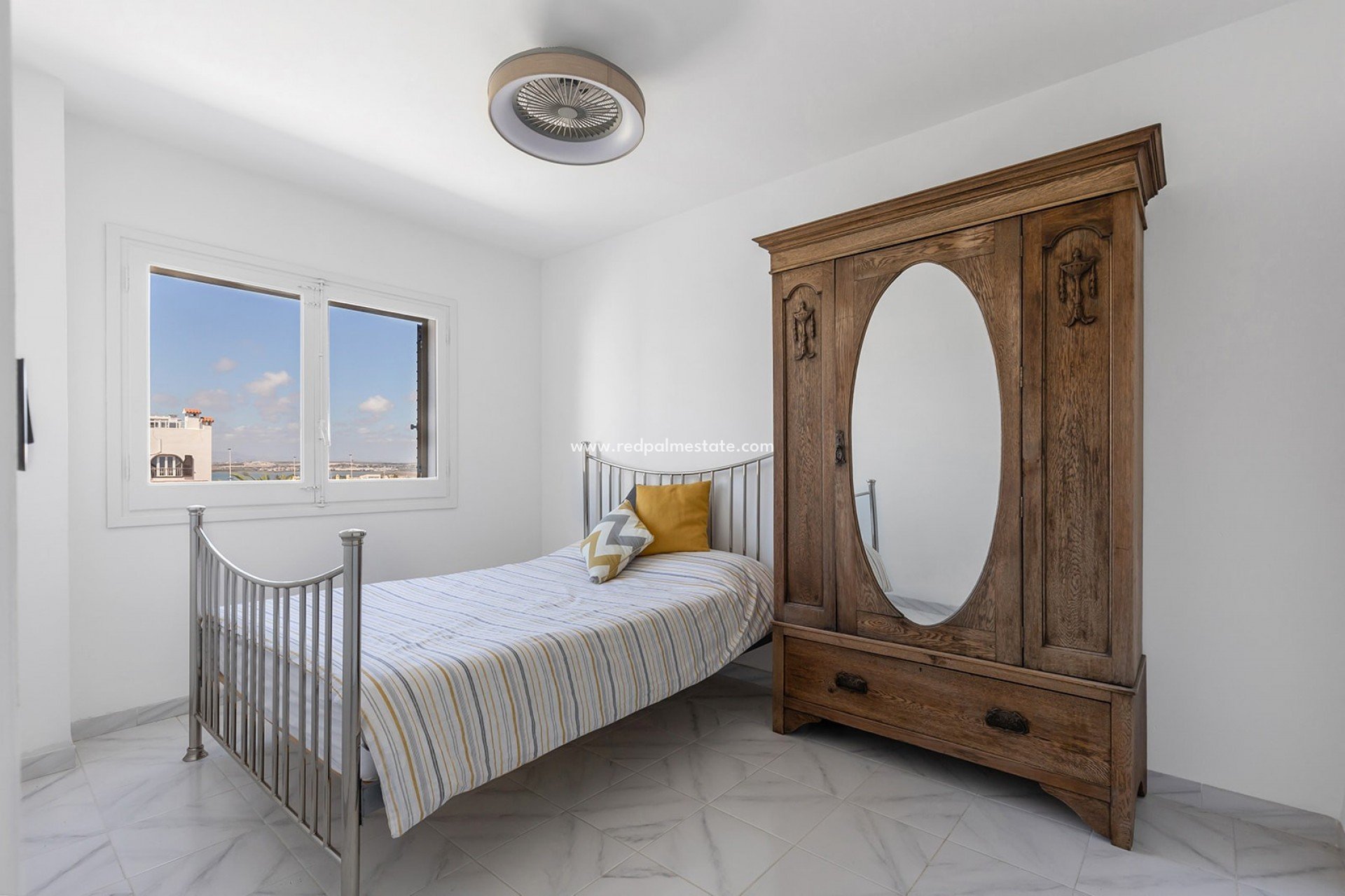 Reventa - Apartamento -
Torrevieja - La Mata