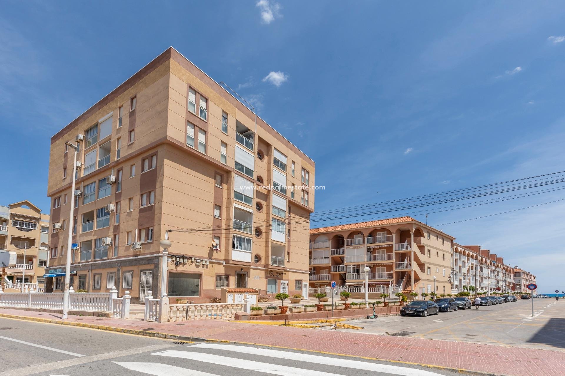 Reventa - Apartamento -
Torrevieja - La Mata