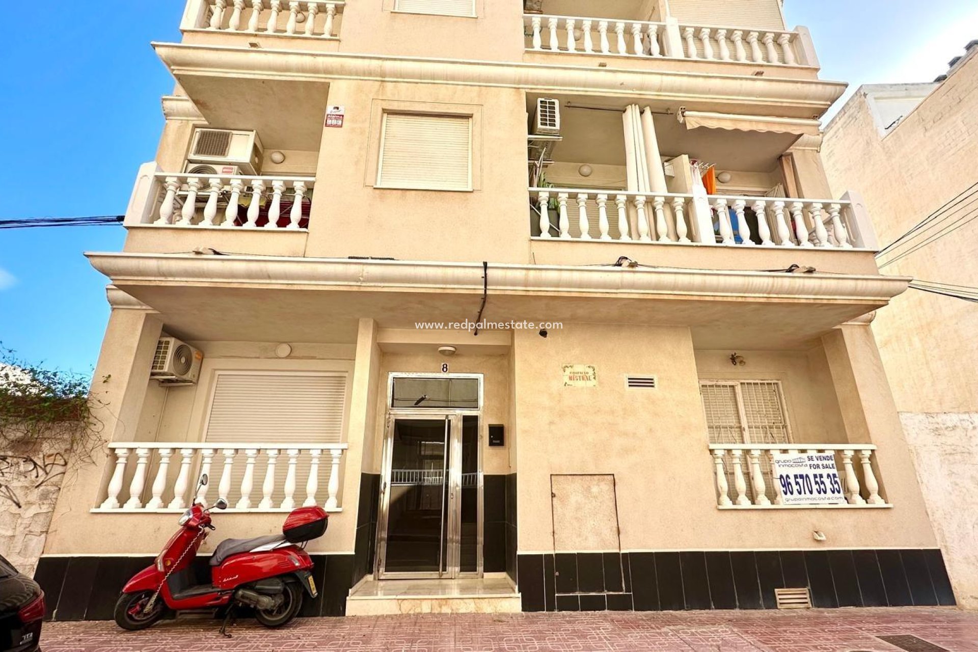 Reventa - Apartamento -
Torrevieja - La Mata