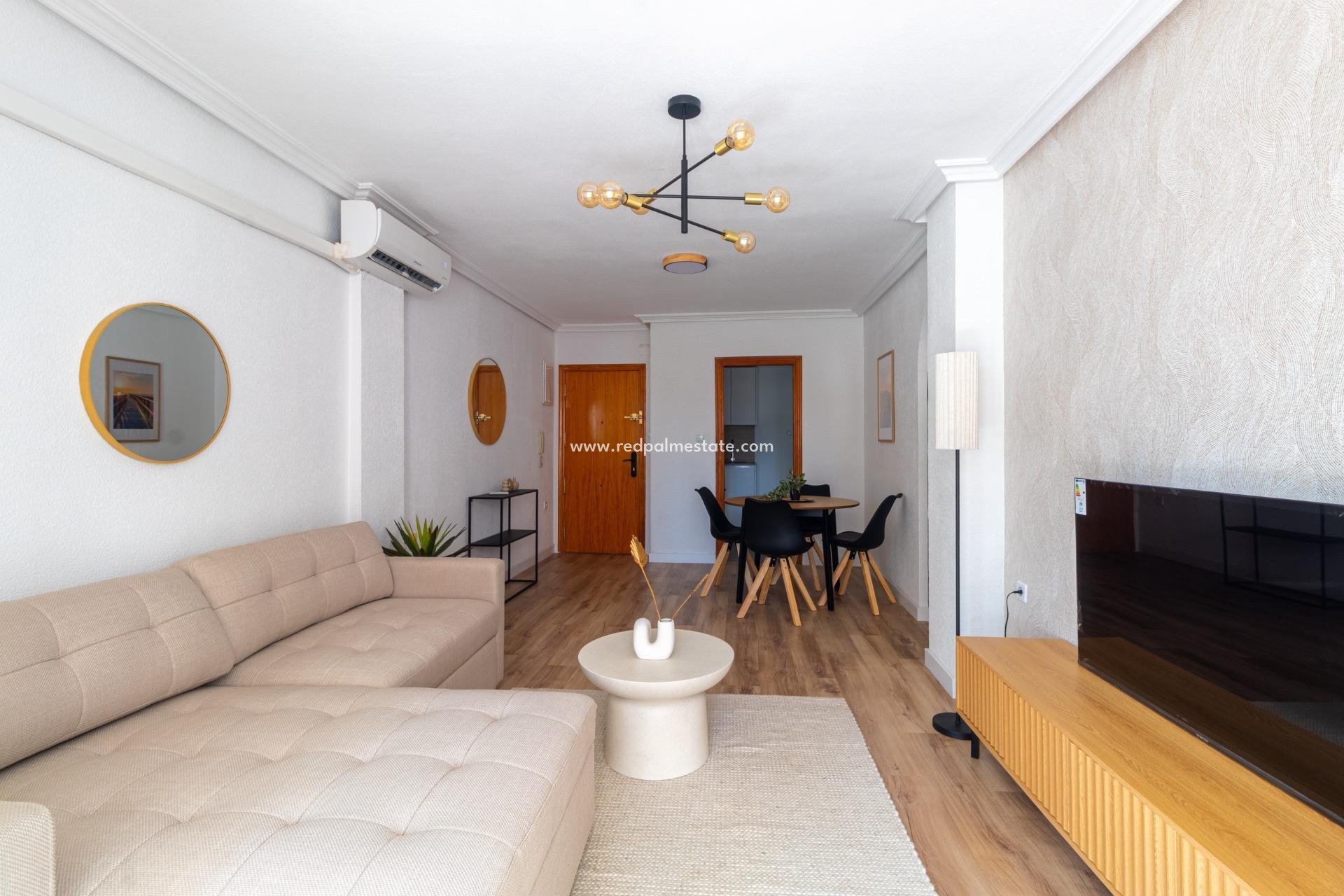Reventa - Apartamento -
Torrevieja - La Mata