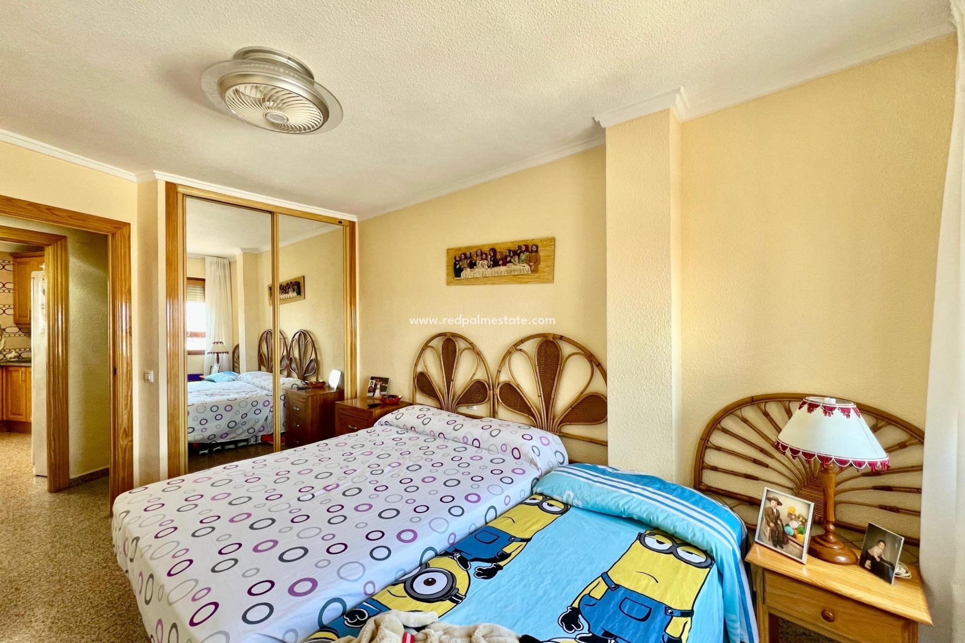 Reventa - Apartamento -
Torrevieja - La Mata