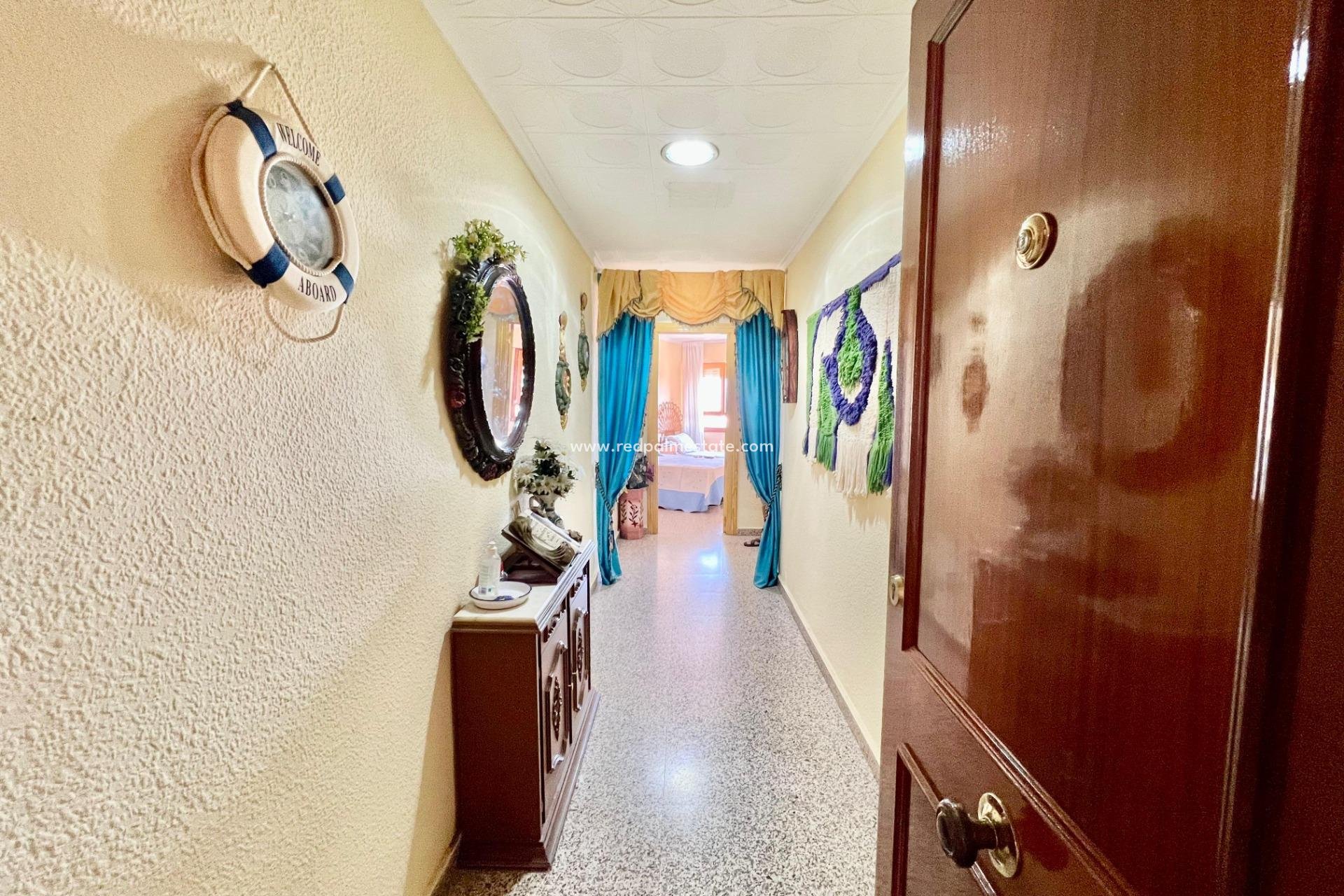 Reventa - Apartamento -
Torrevieja - La Mata