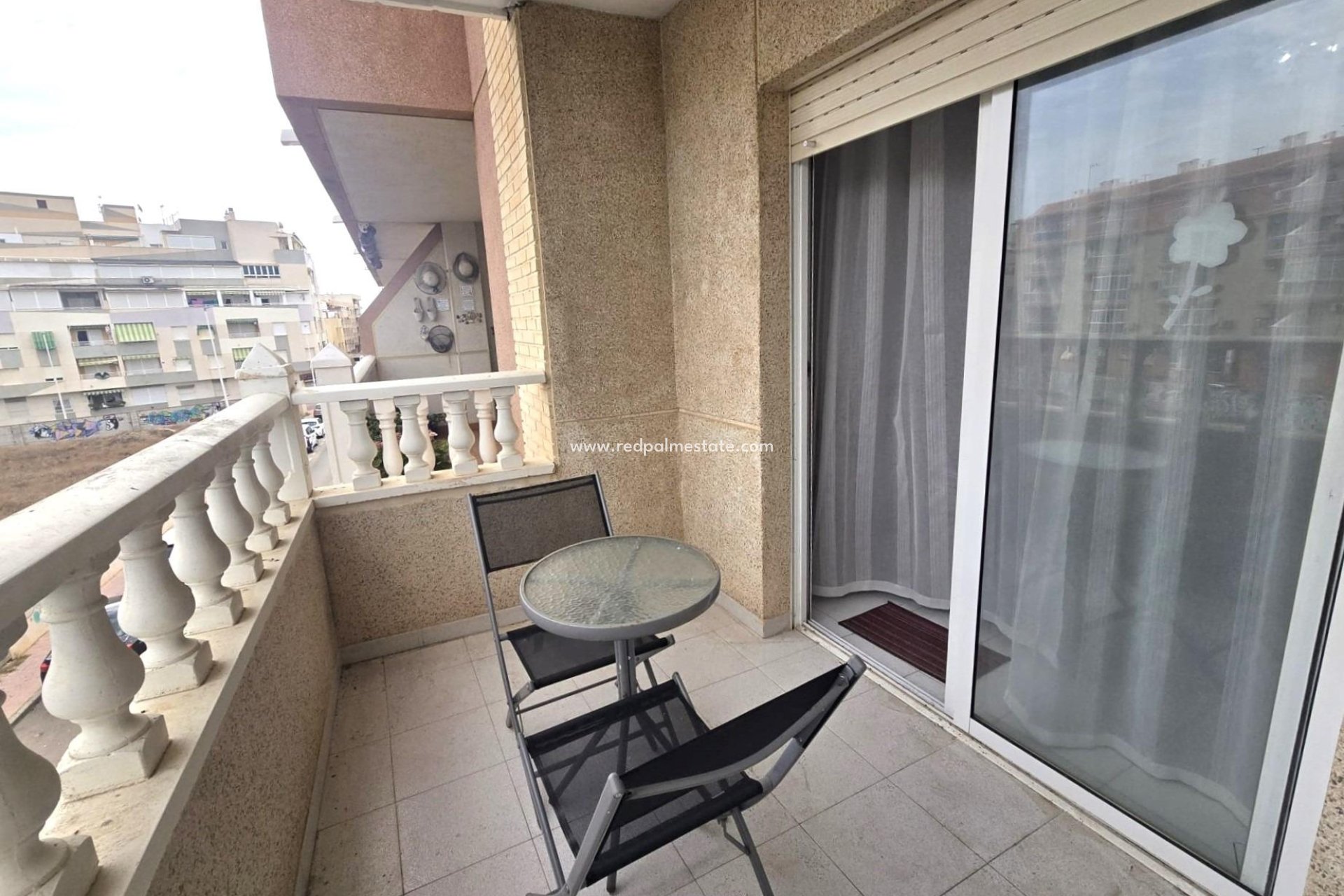 Reventa - Apartamento -
Torrevieja - La Mata