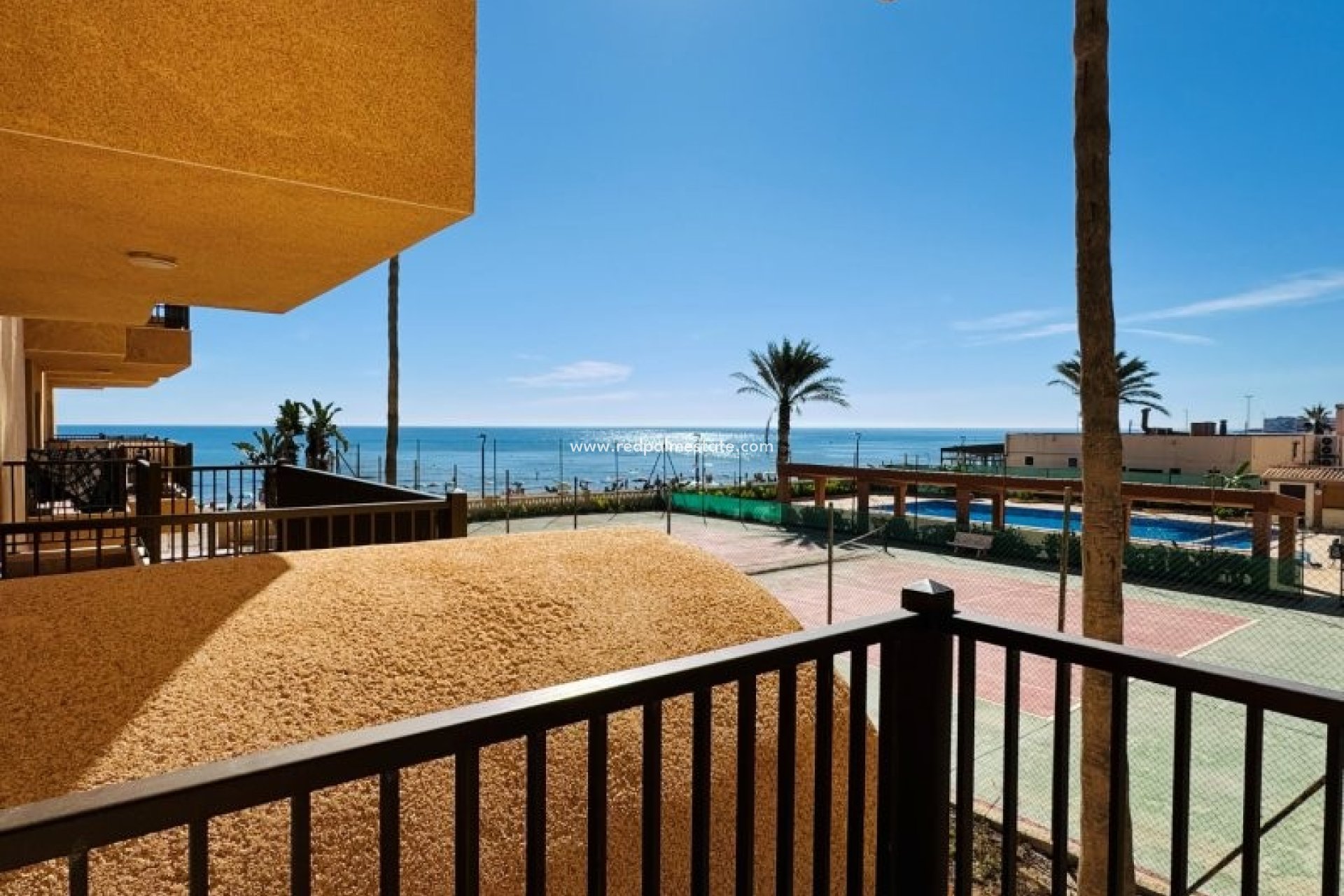 Reventa - Apartamento -
Torrevieja - La Mata