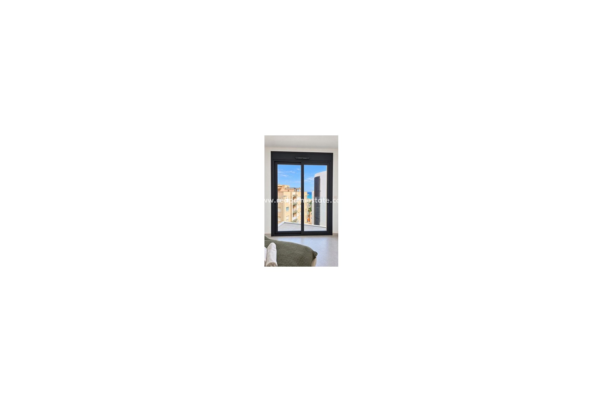 Reventa - Apartamento -
Torrevieja - La Mata