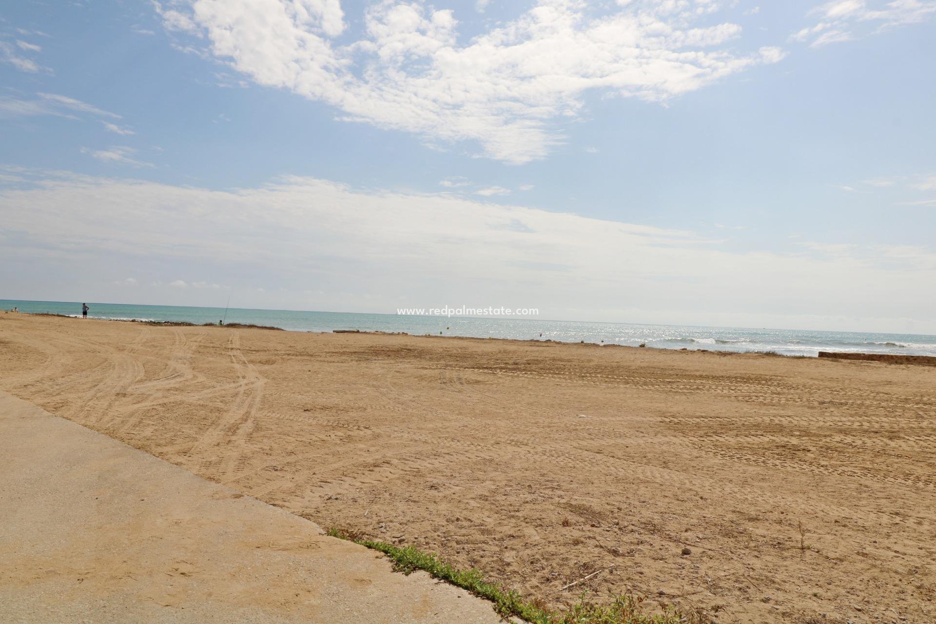 Reventa - Apartamento -
Torrevieja - La Mata