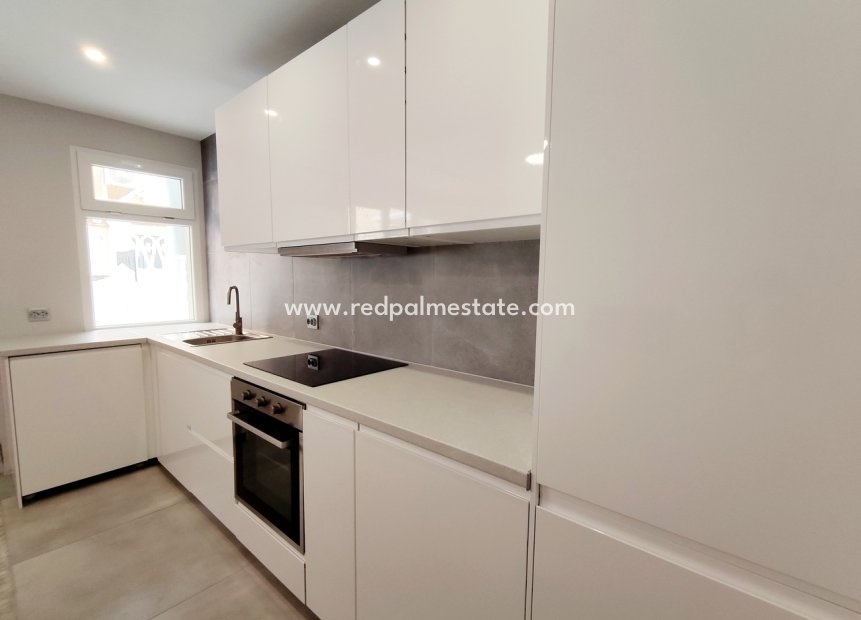 Reventa - Apartamento -
Torrevieja - La Mata