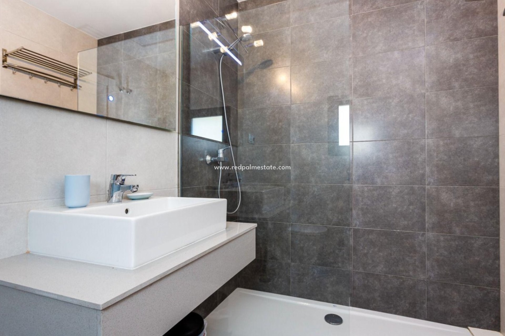 Reventa - Apartamento -
Torrevieja - La Mata