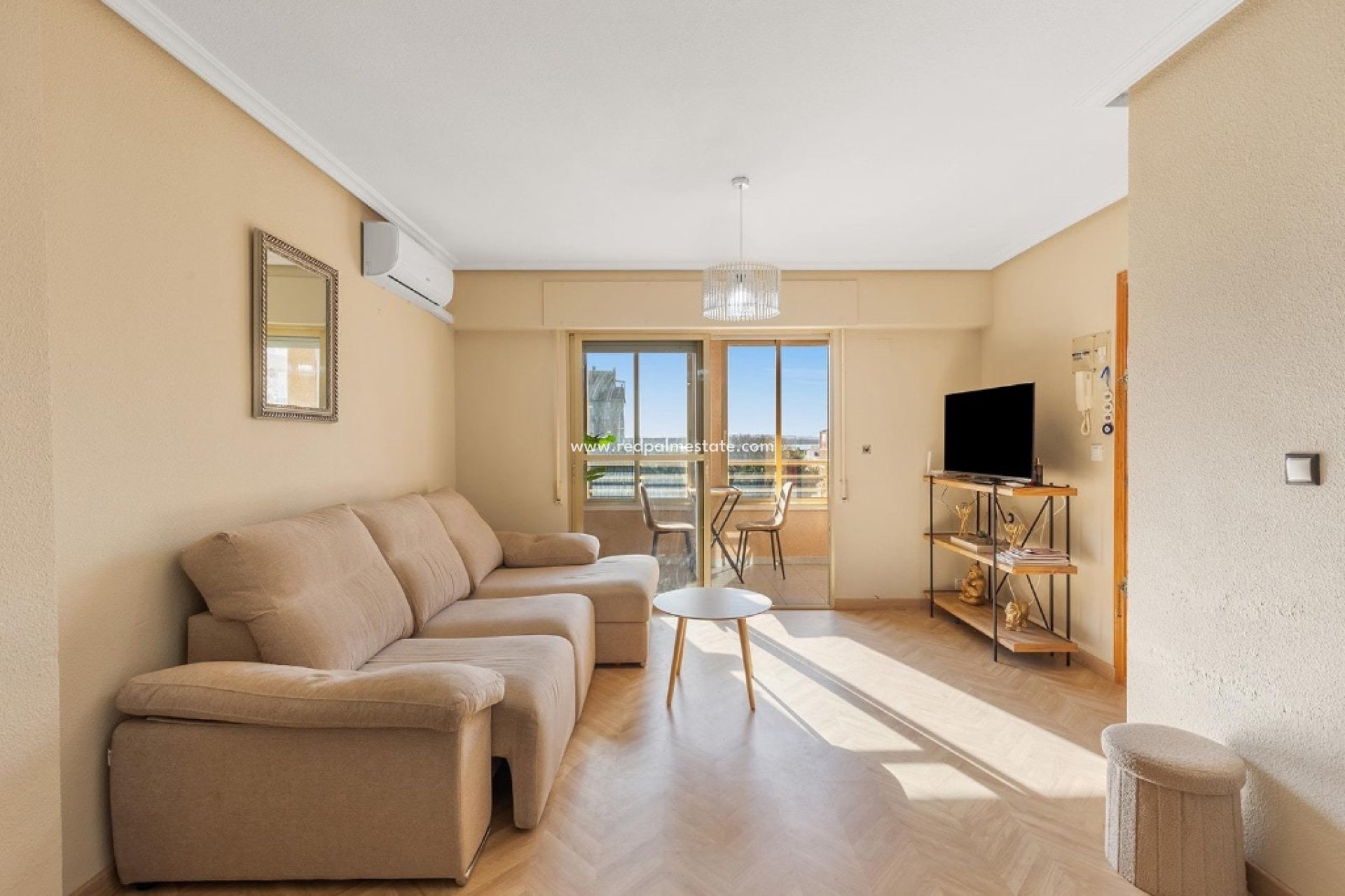 Reventa - Apartamento -
Torrevieja - La Mata