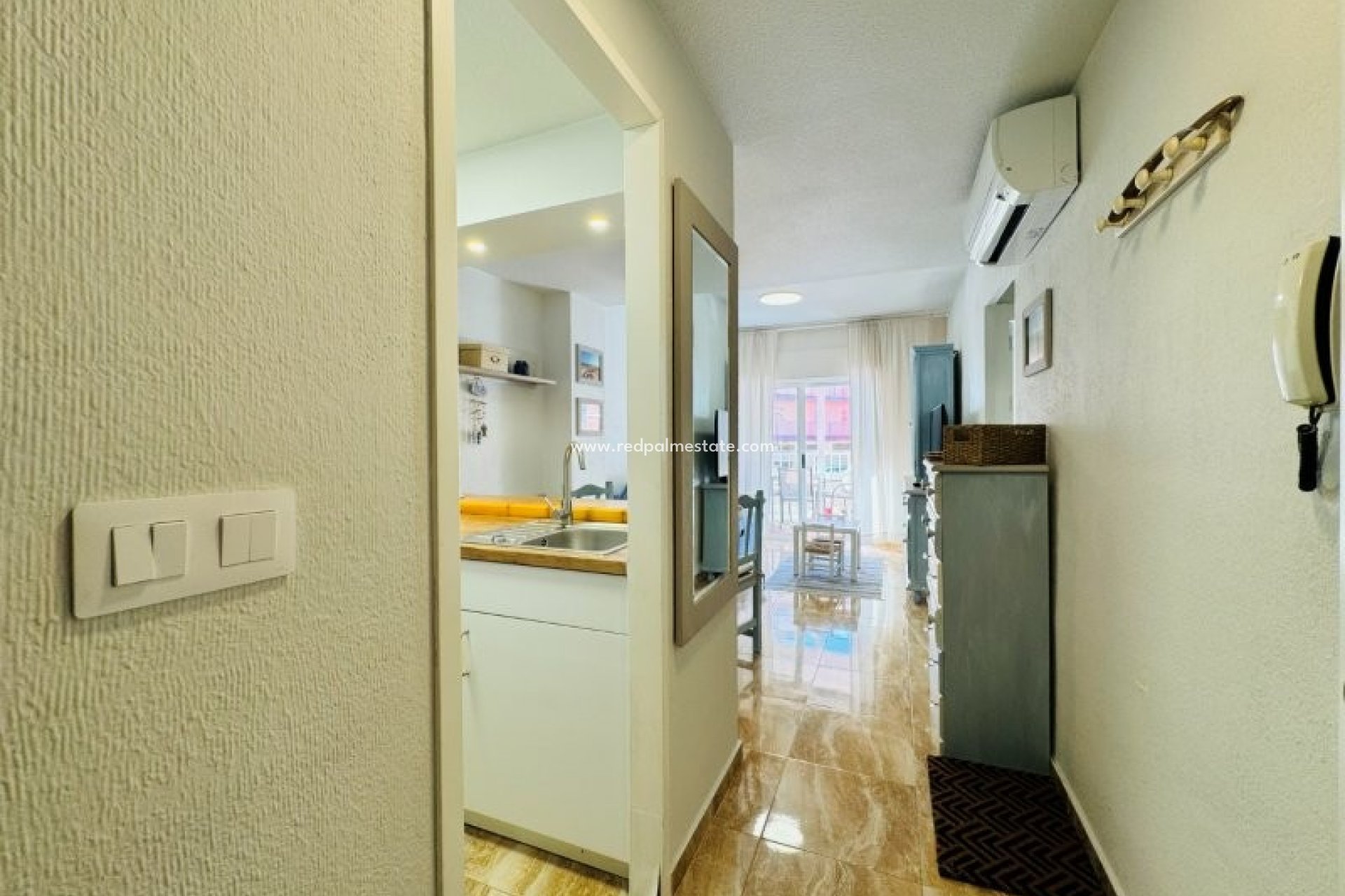 Reventa - Apartamento -
Torrevieja - La Mata