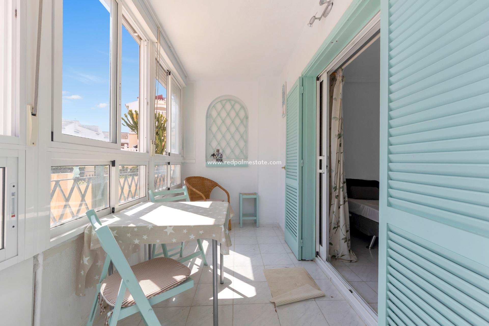 Reventa - Apartamento -
Torrevieja - La Mata