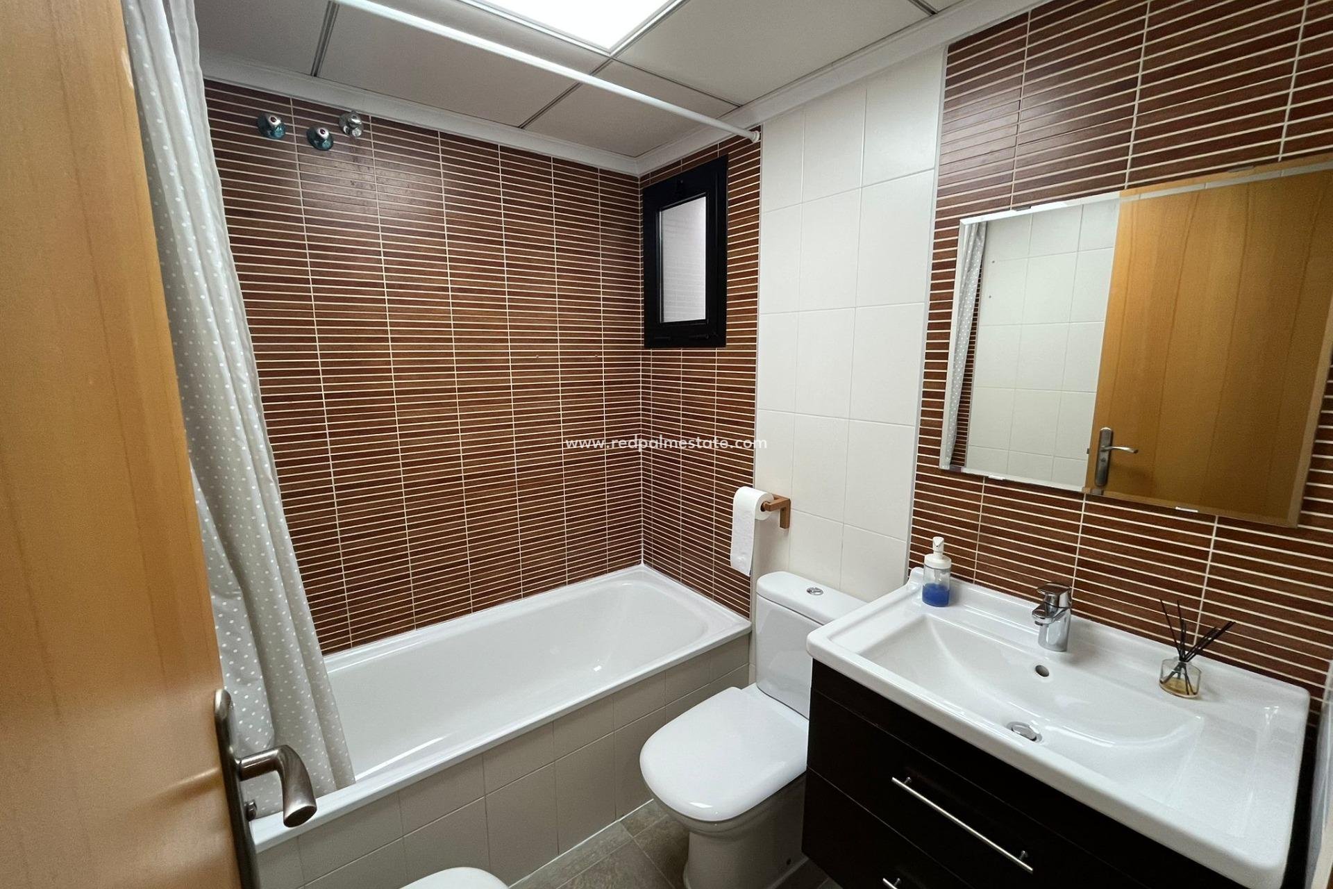 Reventa - Apartamento -
Torrevieja - La Mata