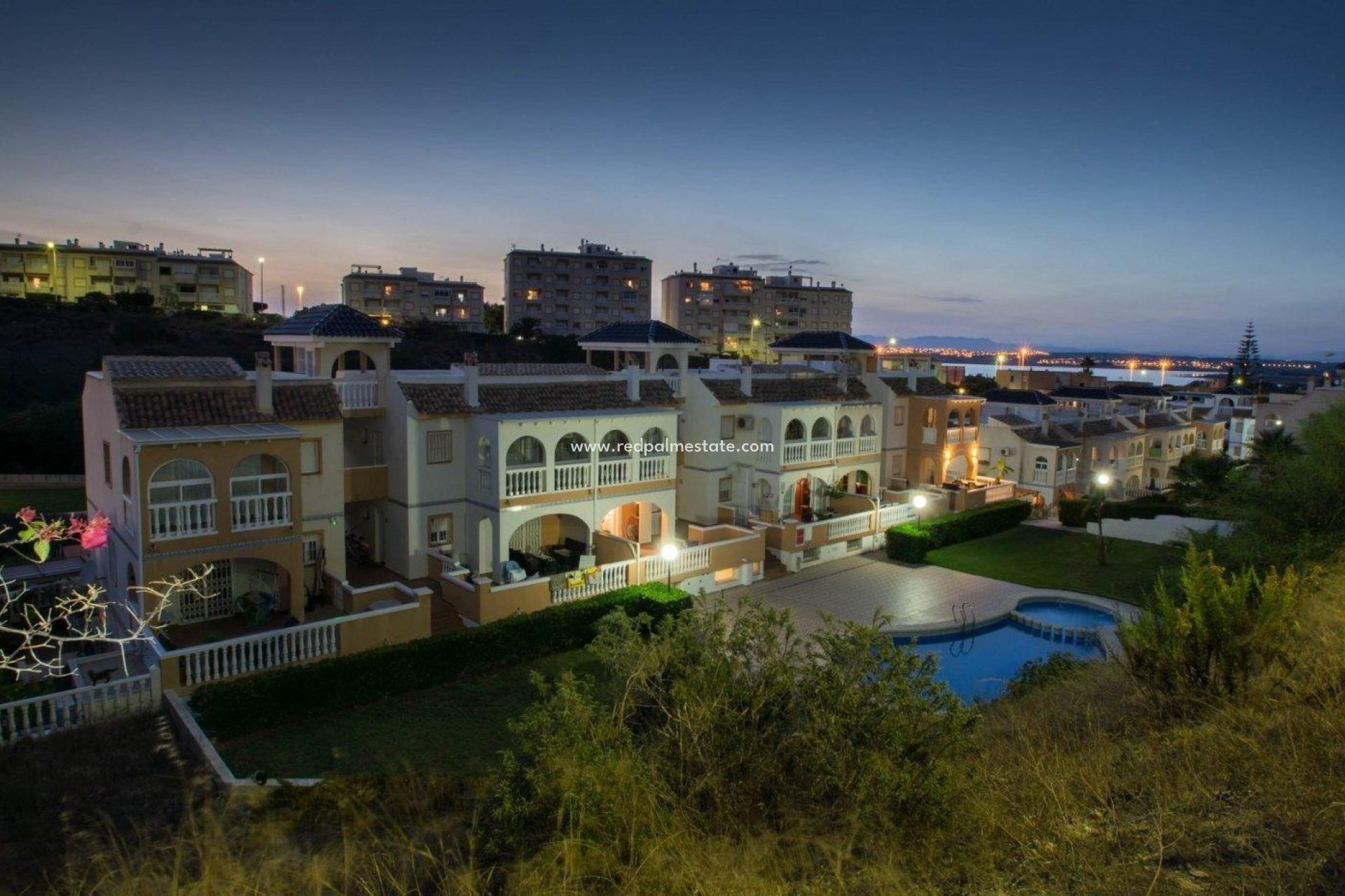 Reventa - Apartamento -
Torrevieja - La Mata