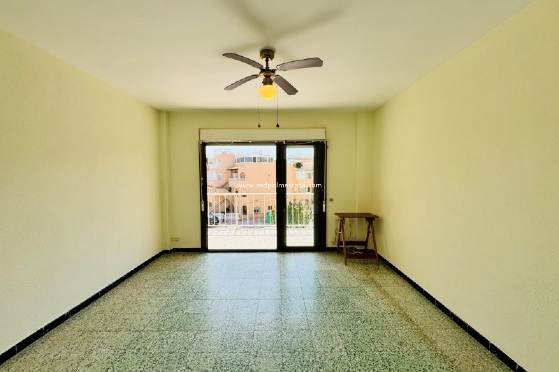Reventa - Apartamento -
Torrevieja - La Mata
