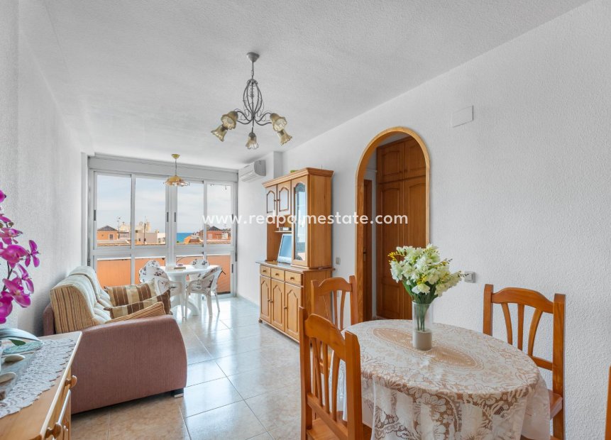 Reventa - Apartamento -
Torrevieja - La Mata