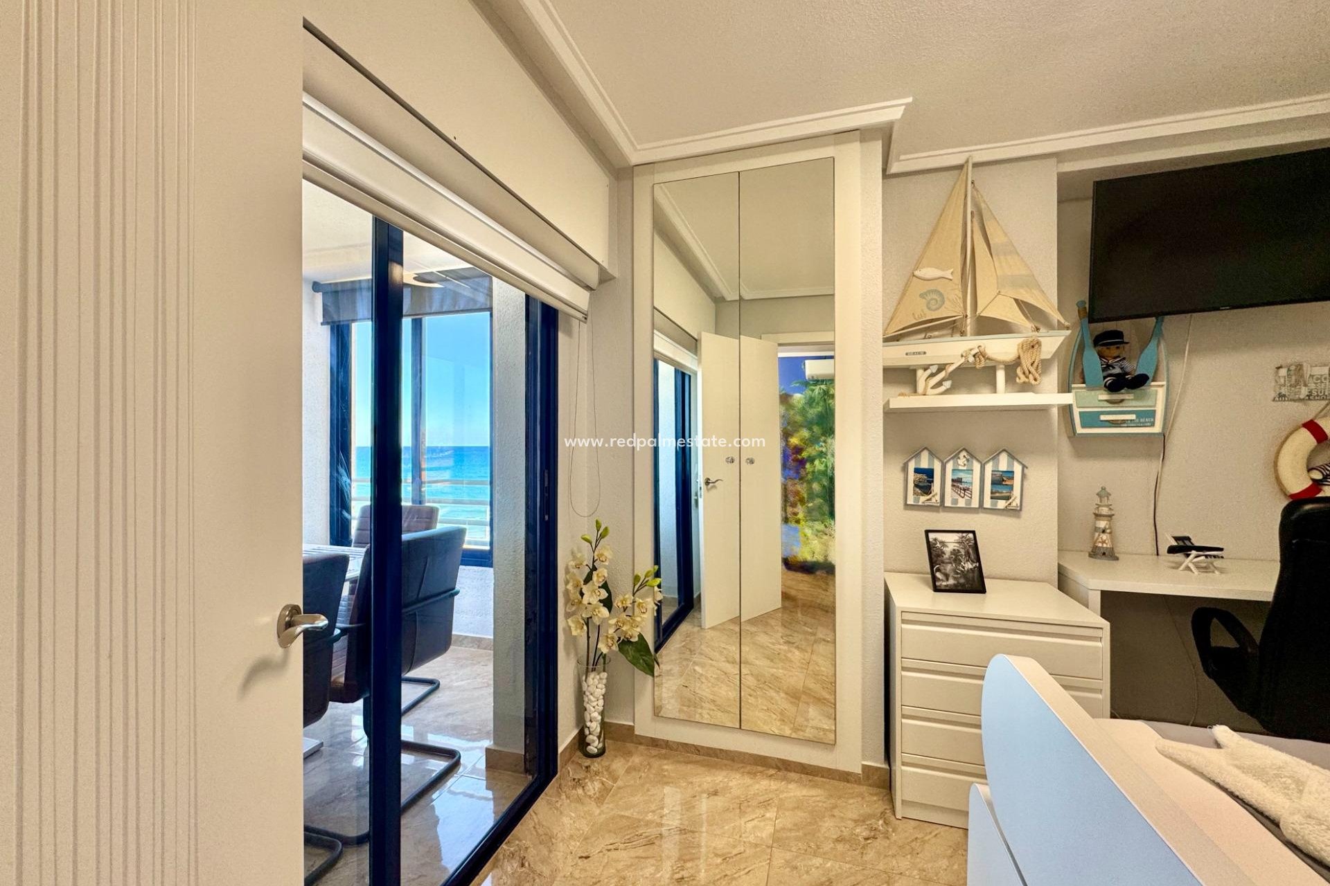 Reventa - Apartamento -
Torrevieja - La Mata