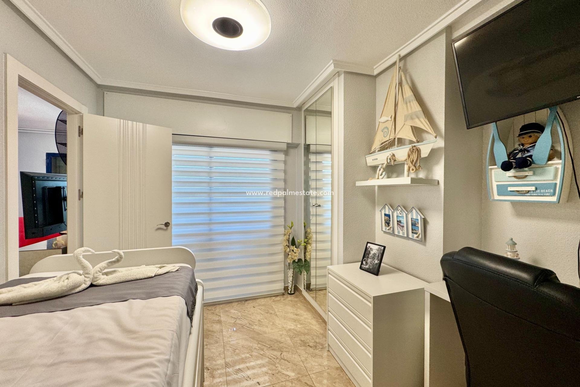 Reventa - Apartamento -
Torrevieja - La Mata