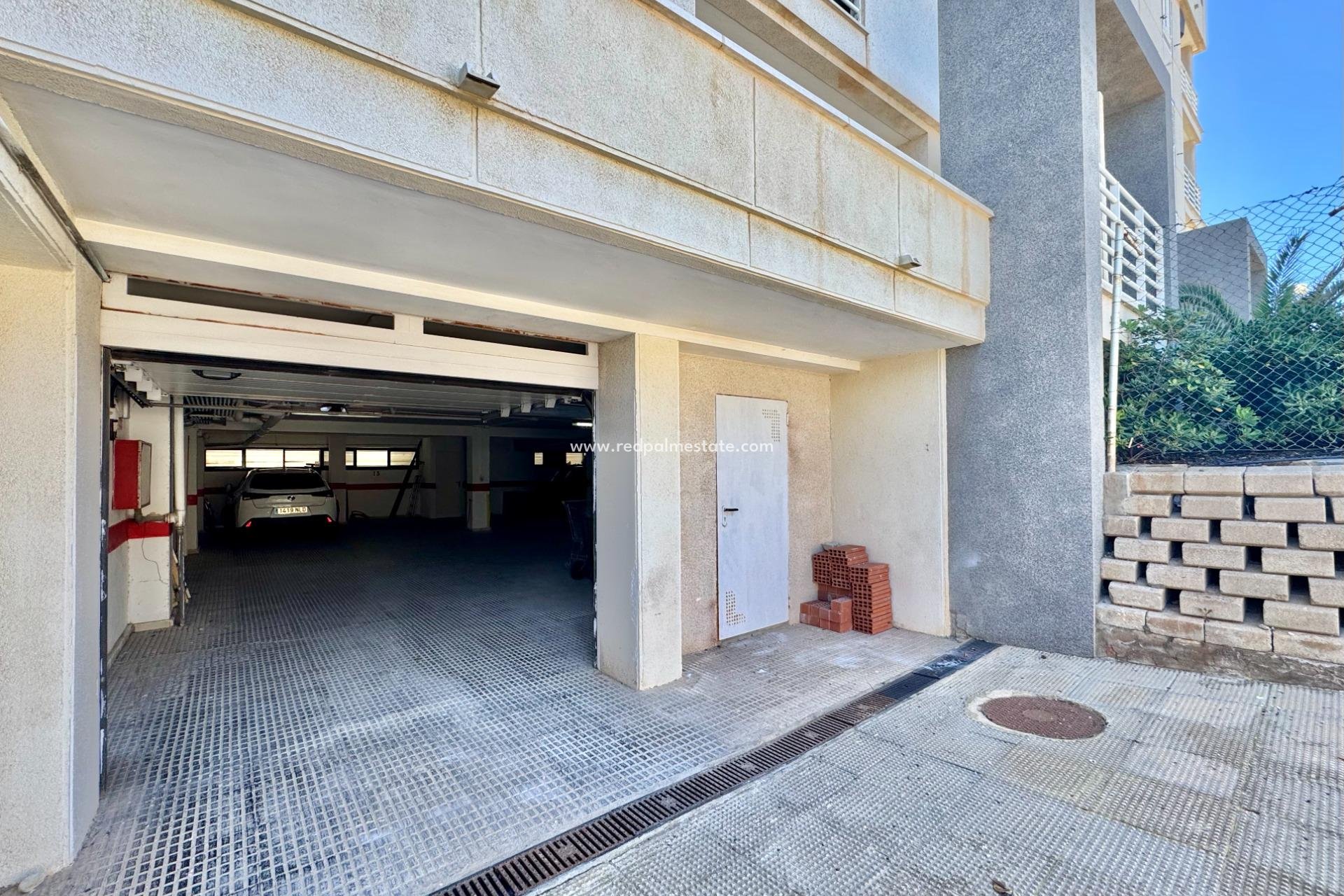 Reventa - Apartamento -
Torrevieja - La Mata