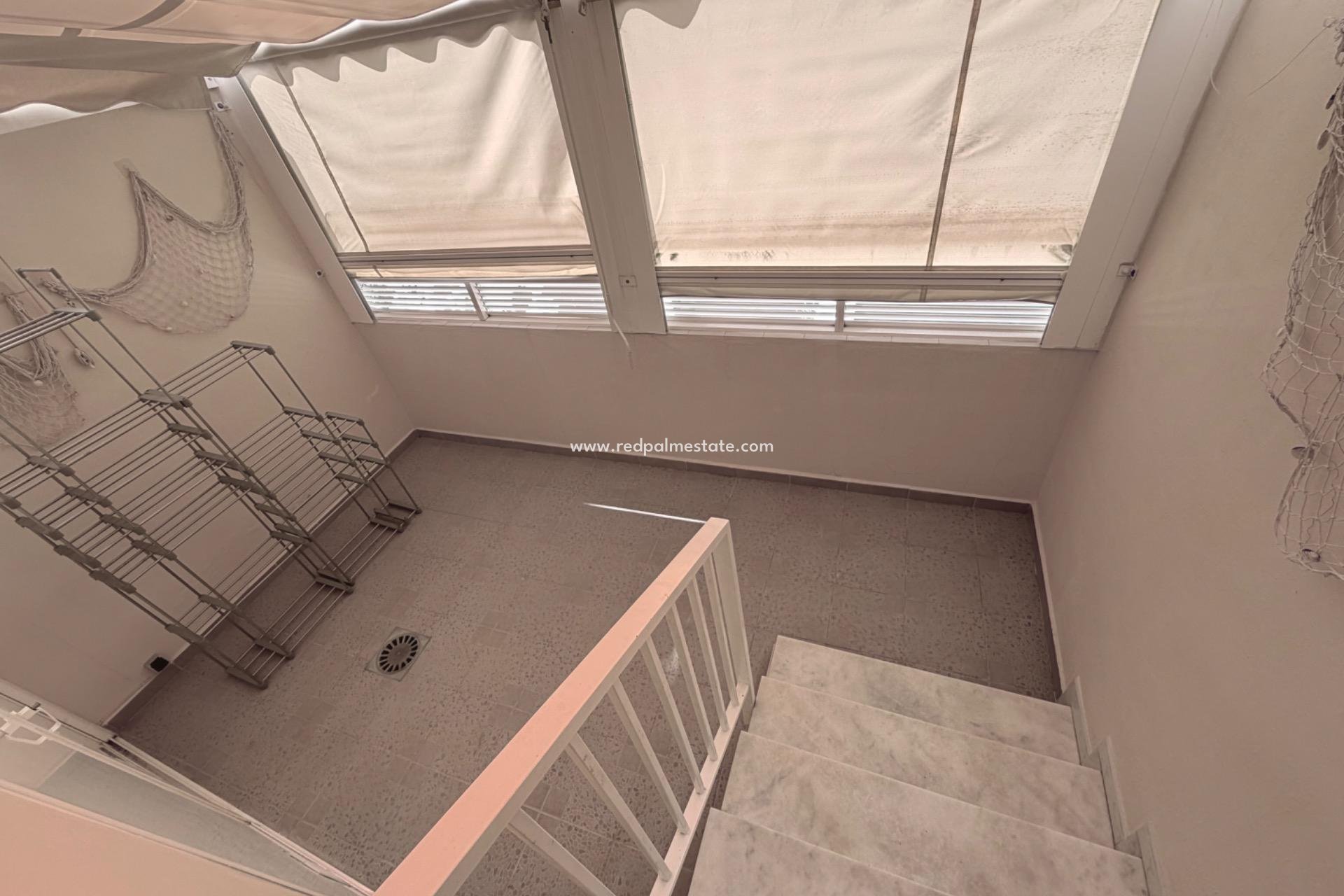 Reventa - Apartamento -
Torrevieja - La Mata