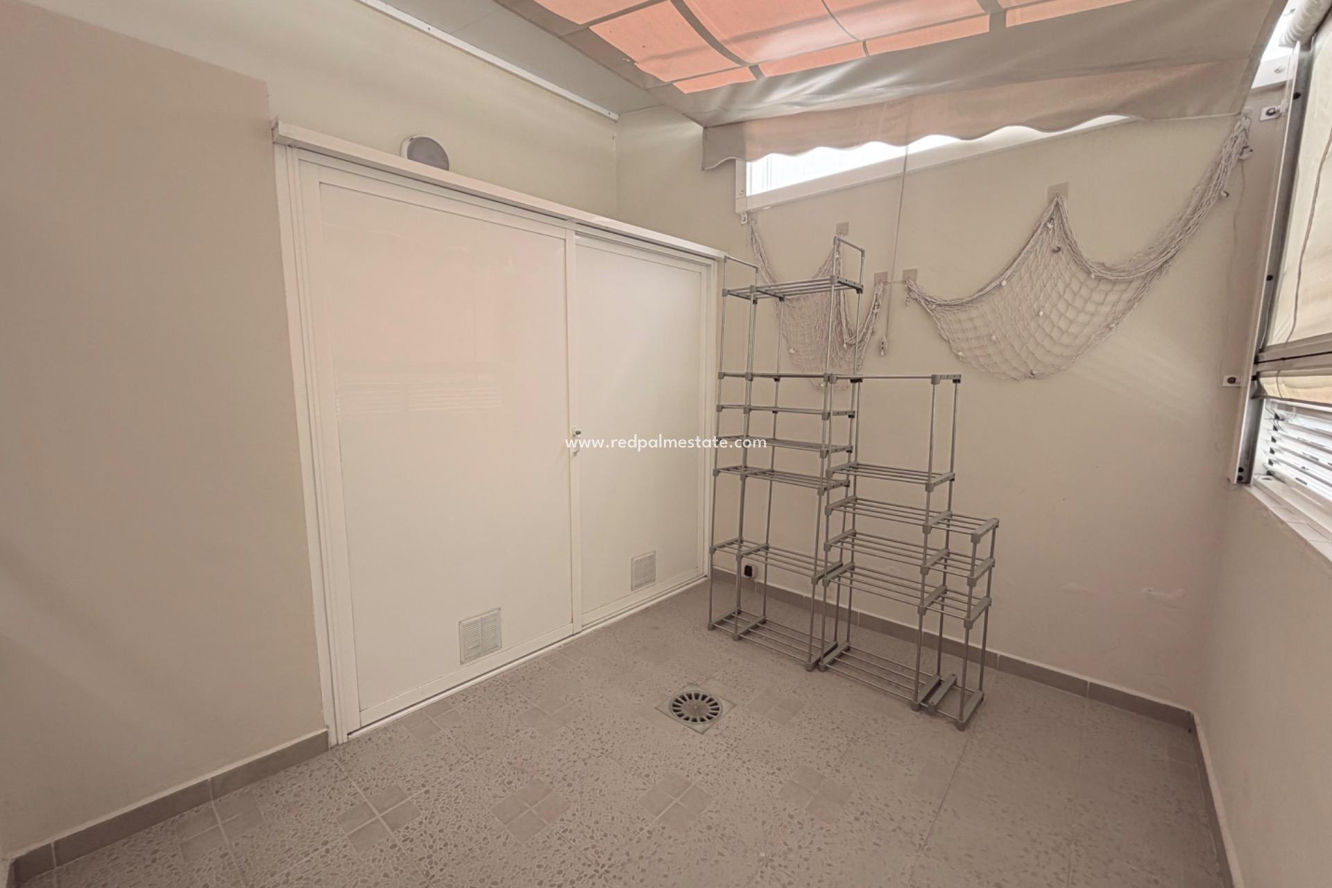 Reventa - Apartamento -
Torrevieja - La Mata