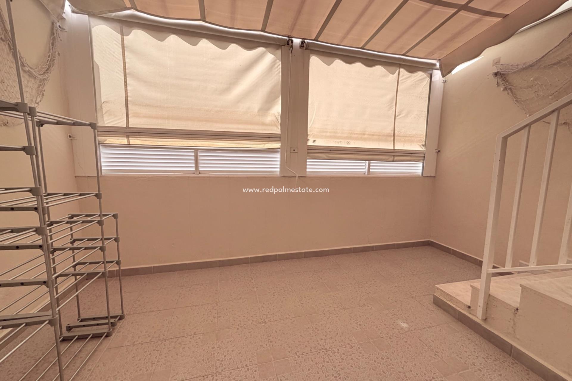 Reventa - Apartamento -
Torrevieja - La Mata