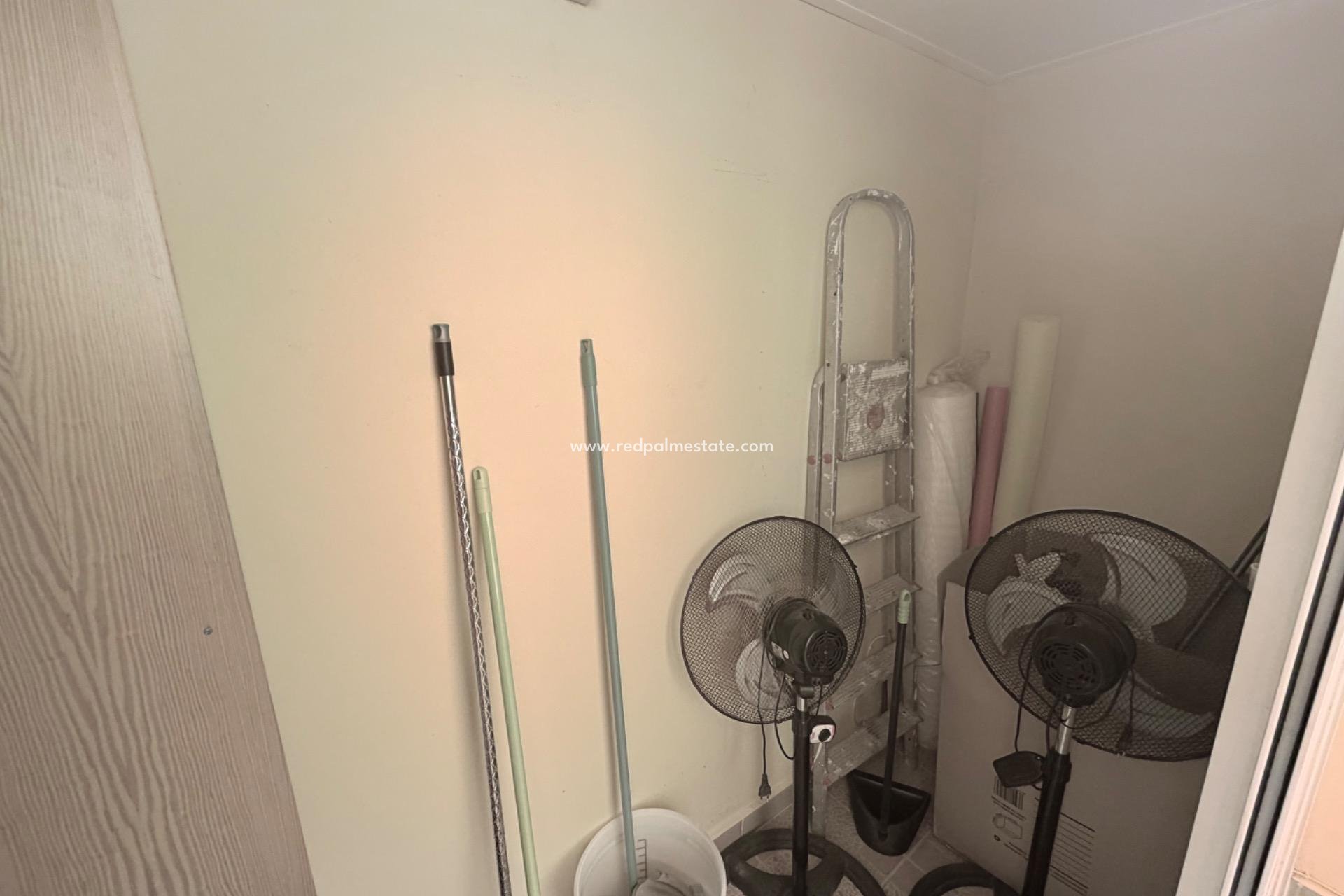 Reventa - Apartamento -
Torrevieja - La Mata