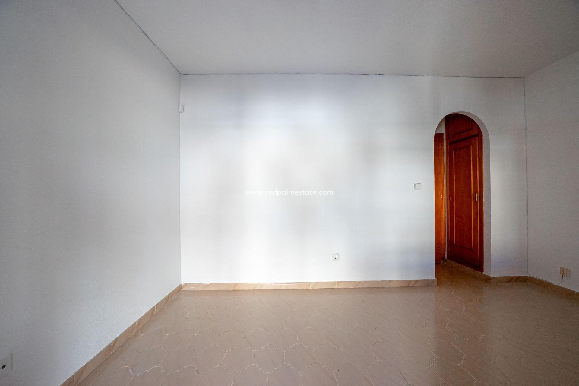 Reventa - Apartamento -
Torrevieja - La Siesta - El Salado - Torreta