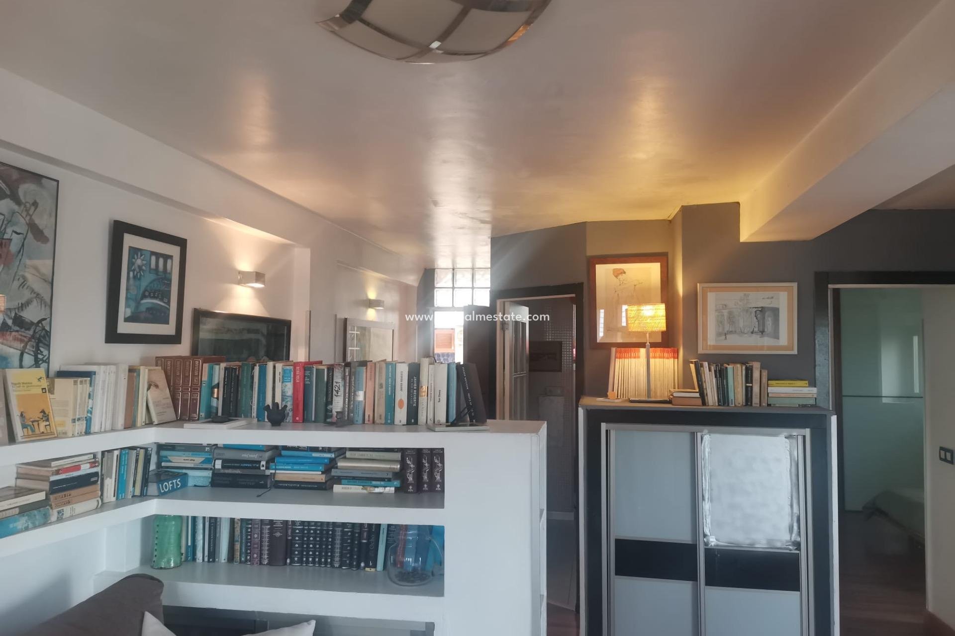 Reventa - Apartamento -
Torrevieja - La Veleta