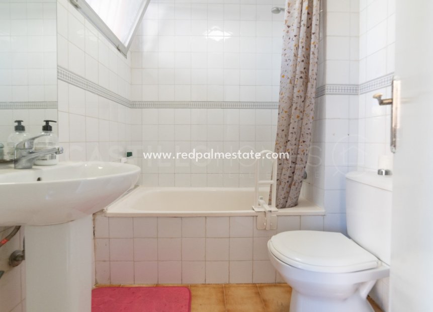 Reventa - Apartamento -
Torrevieja - La Veleta