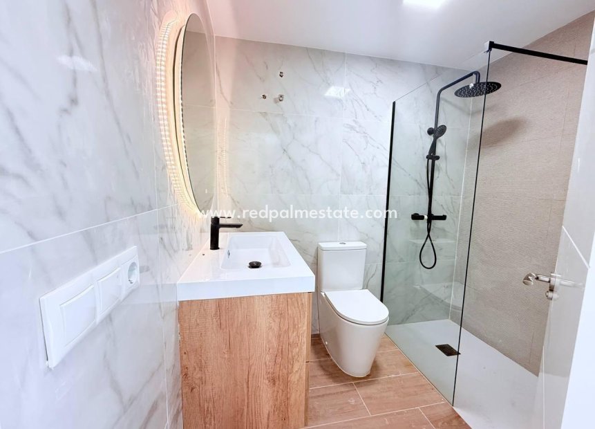 Reventa - Apartamento -
Torrevieja - La Veleta