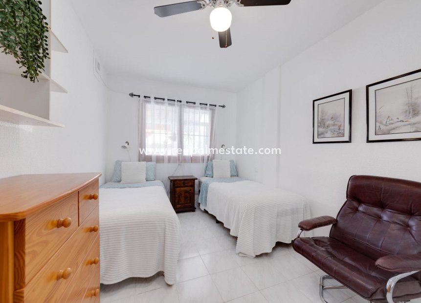 Reventa - Apartamento -
Torrevieja - La Veleta