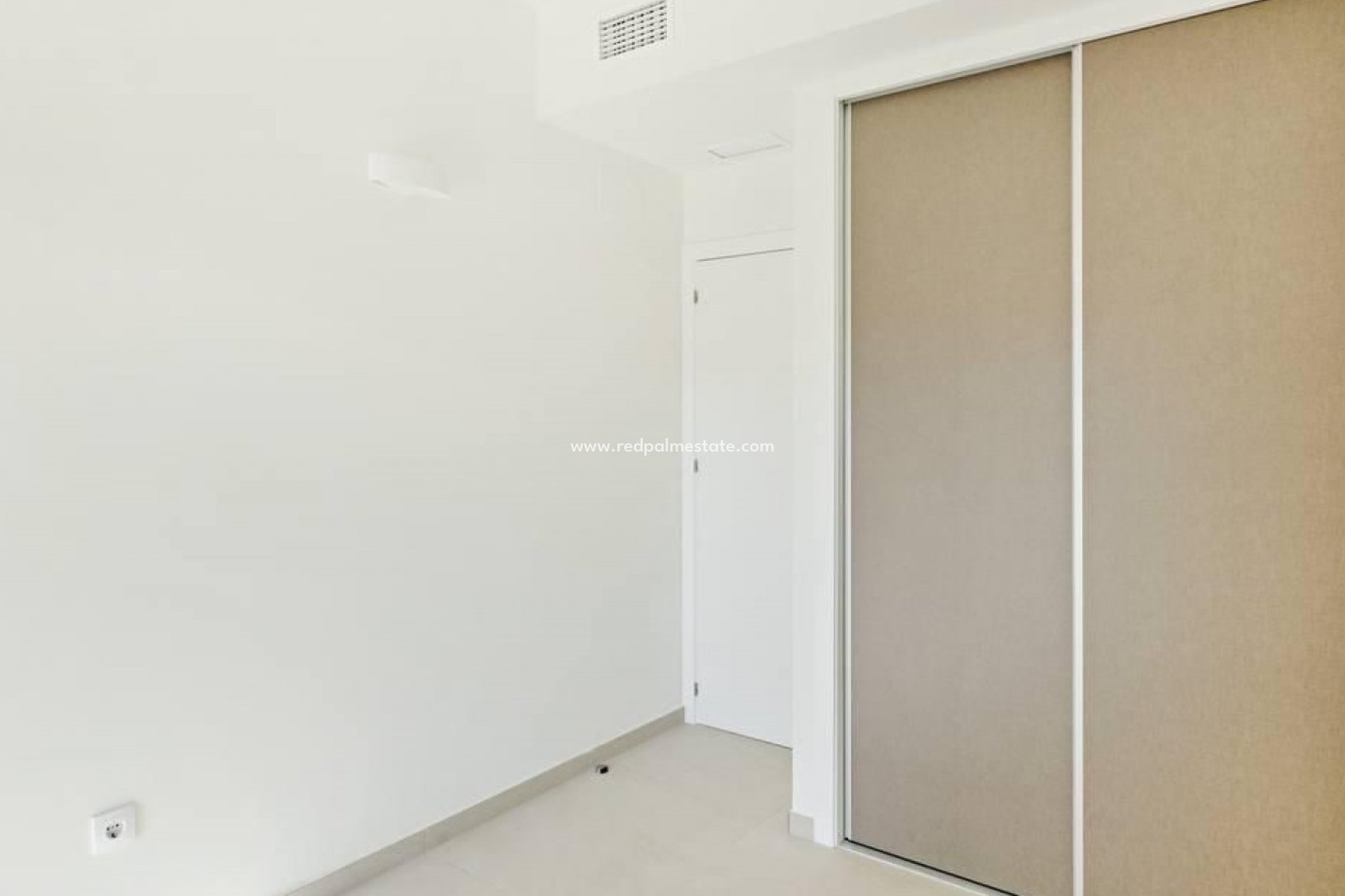 Reventa - Apartamento -
Torrevieja - La Veleta